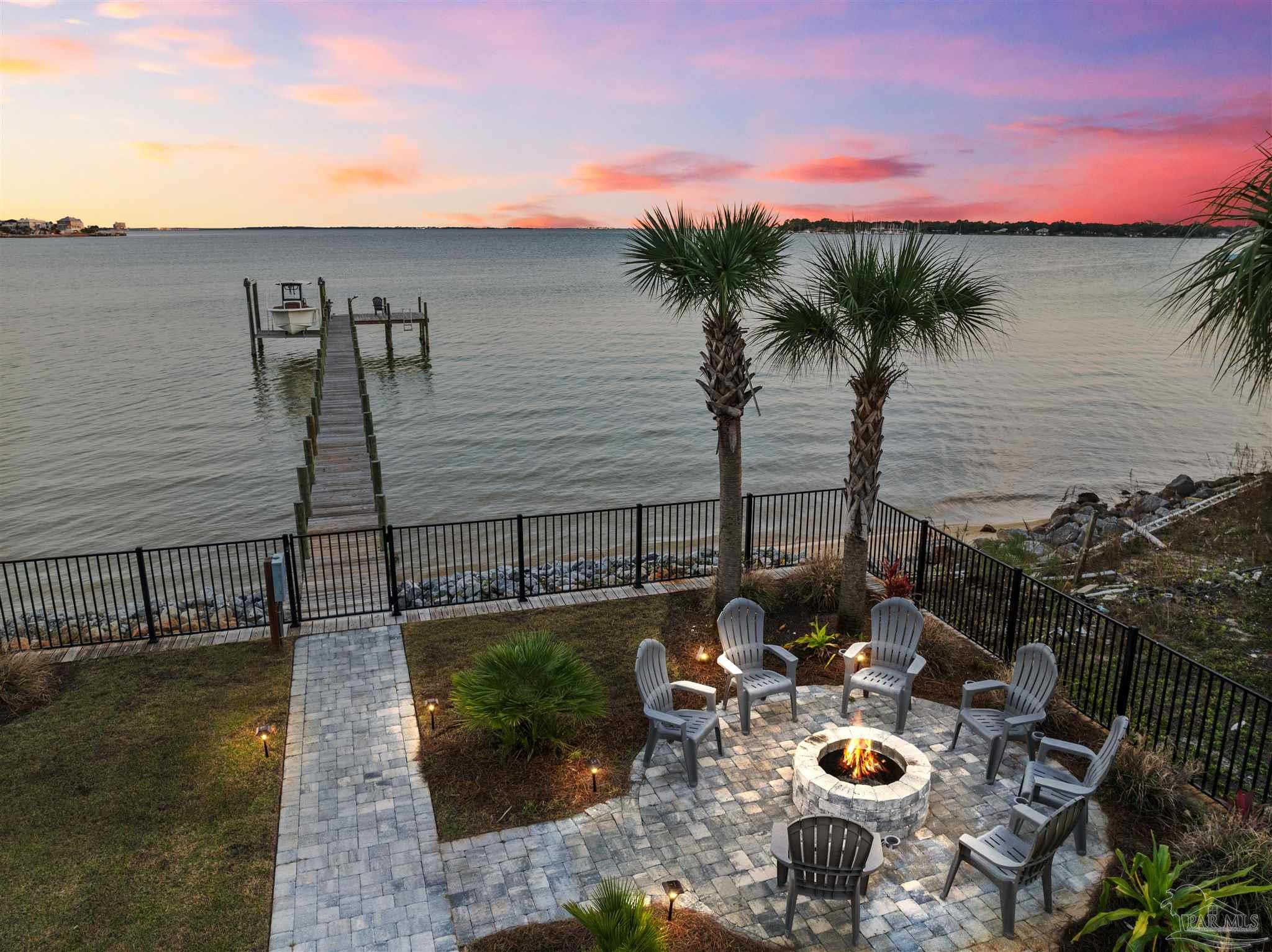 1101 NE Beachview Dr