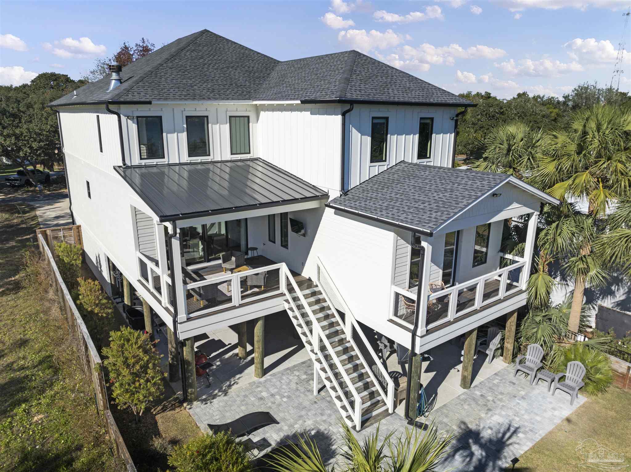 1101 NE Beachview Dr