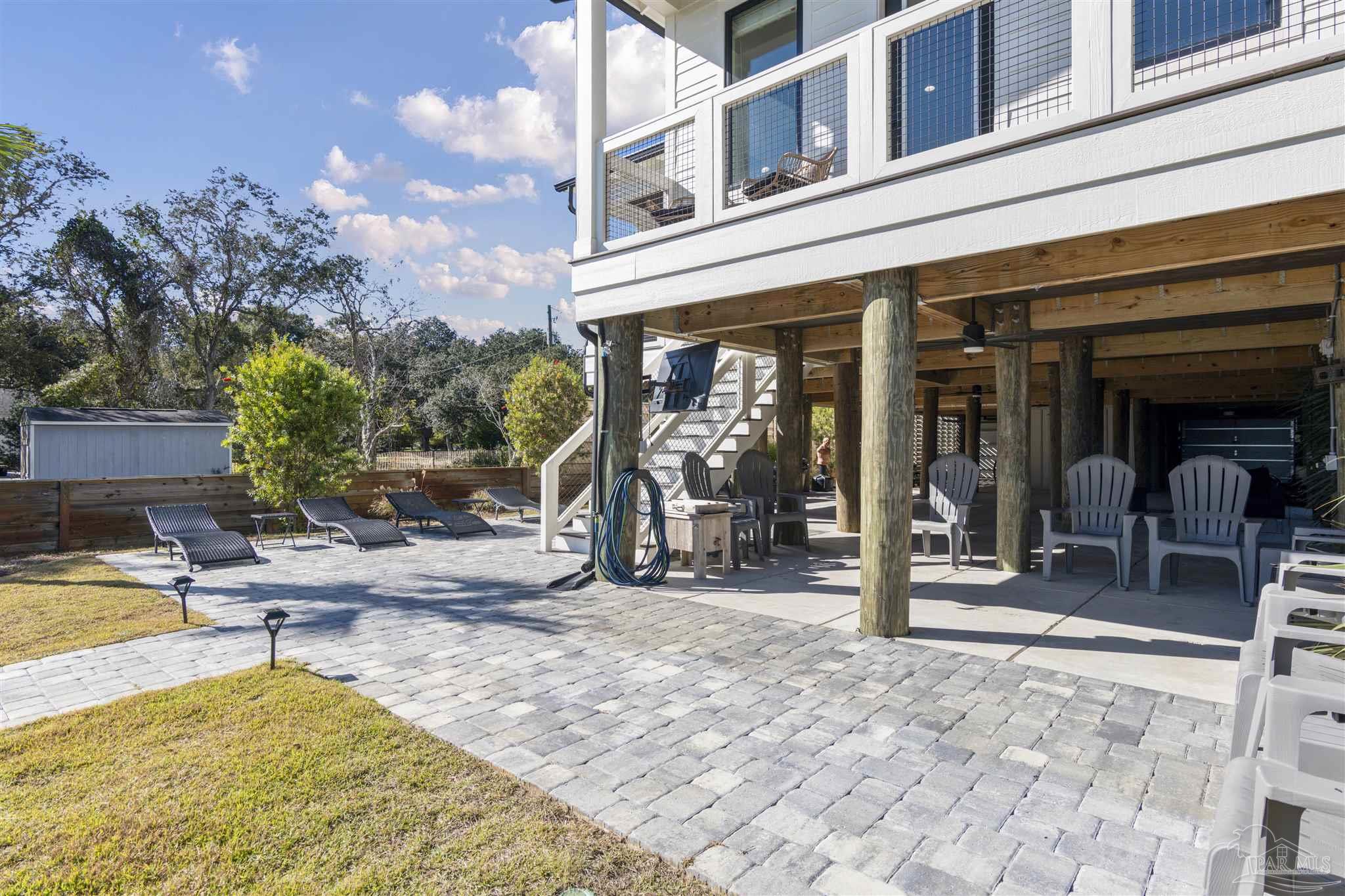 1101 NE Beachview Dr