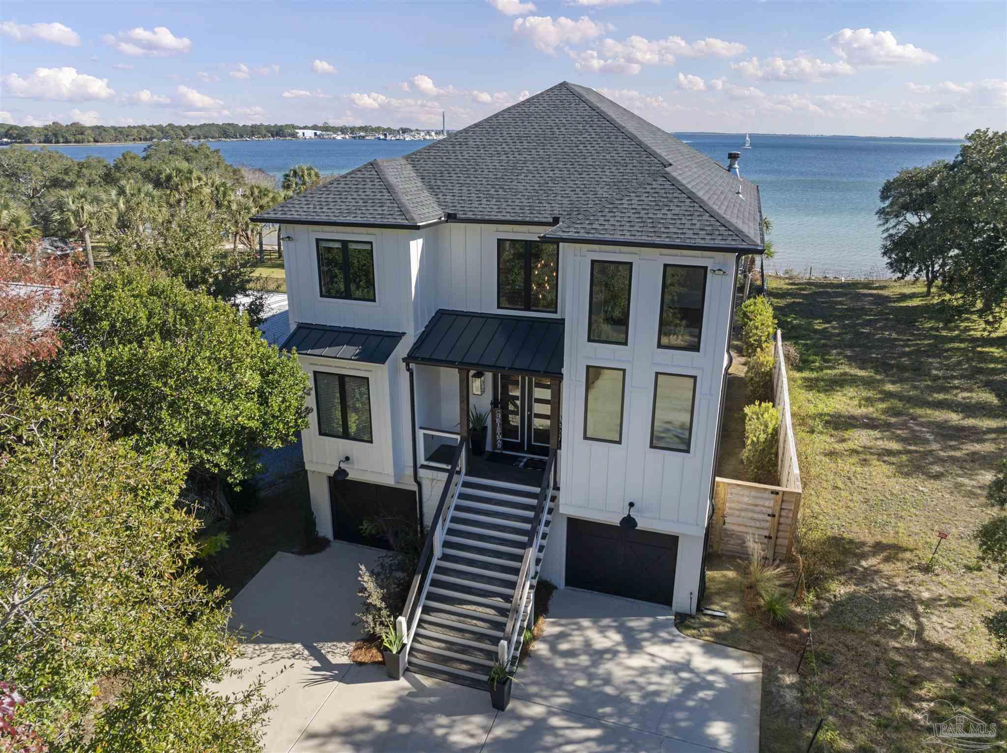 1101 NE Beachview Dr