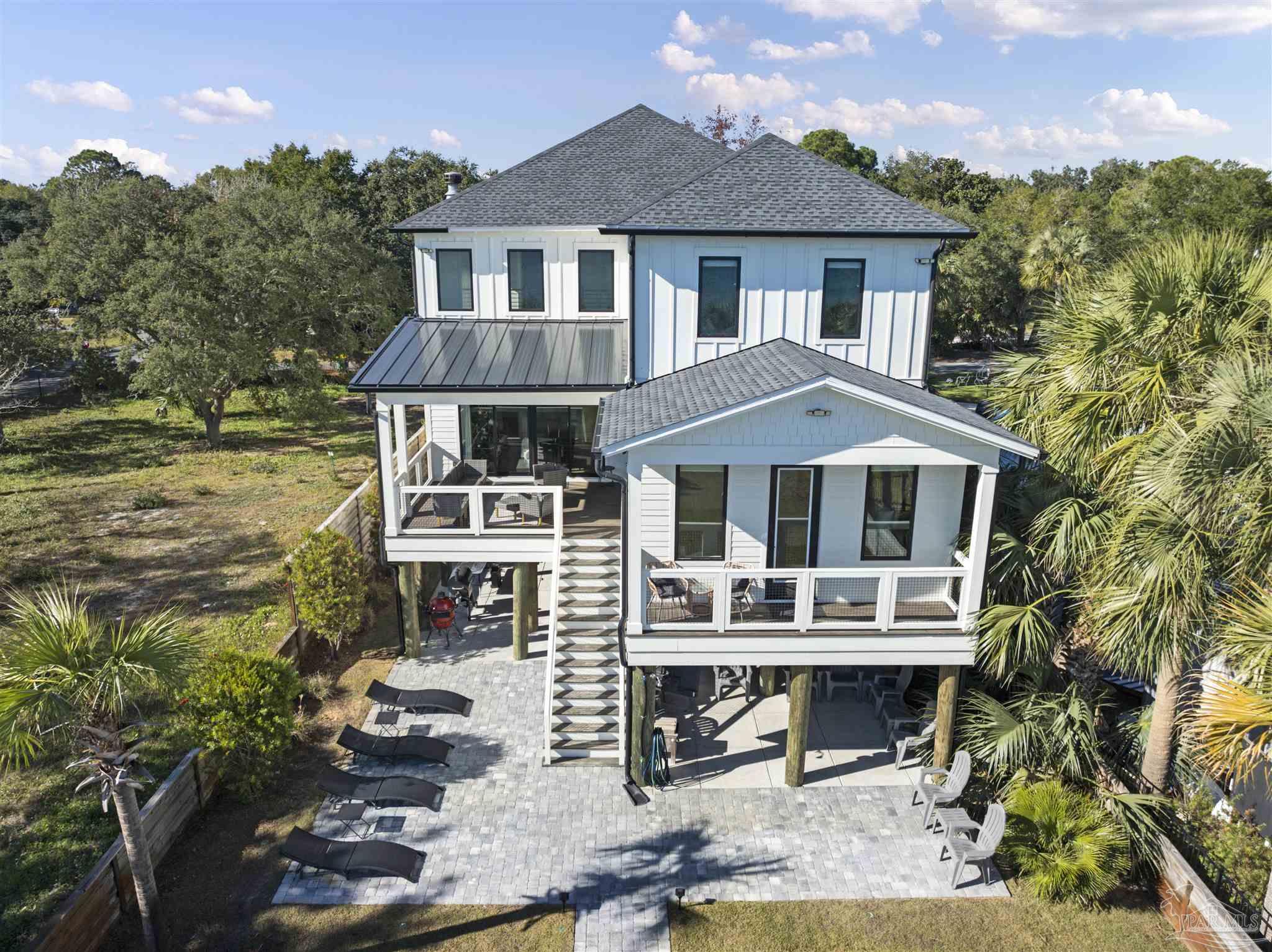 1101 NE Beachview Dr