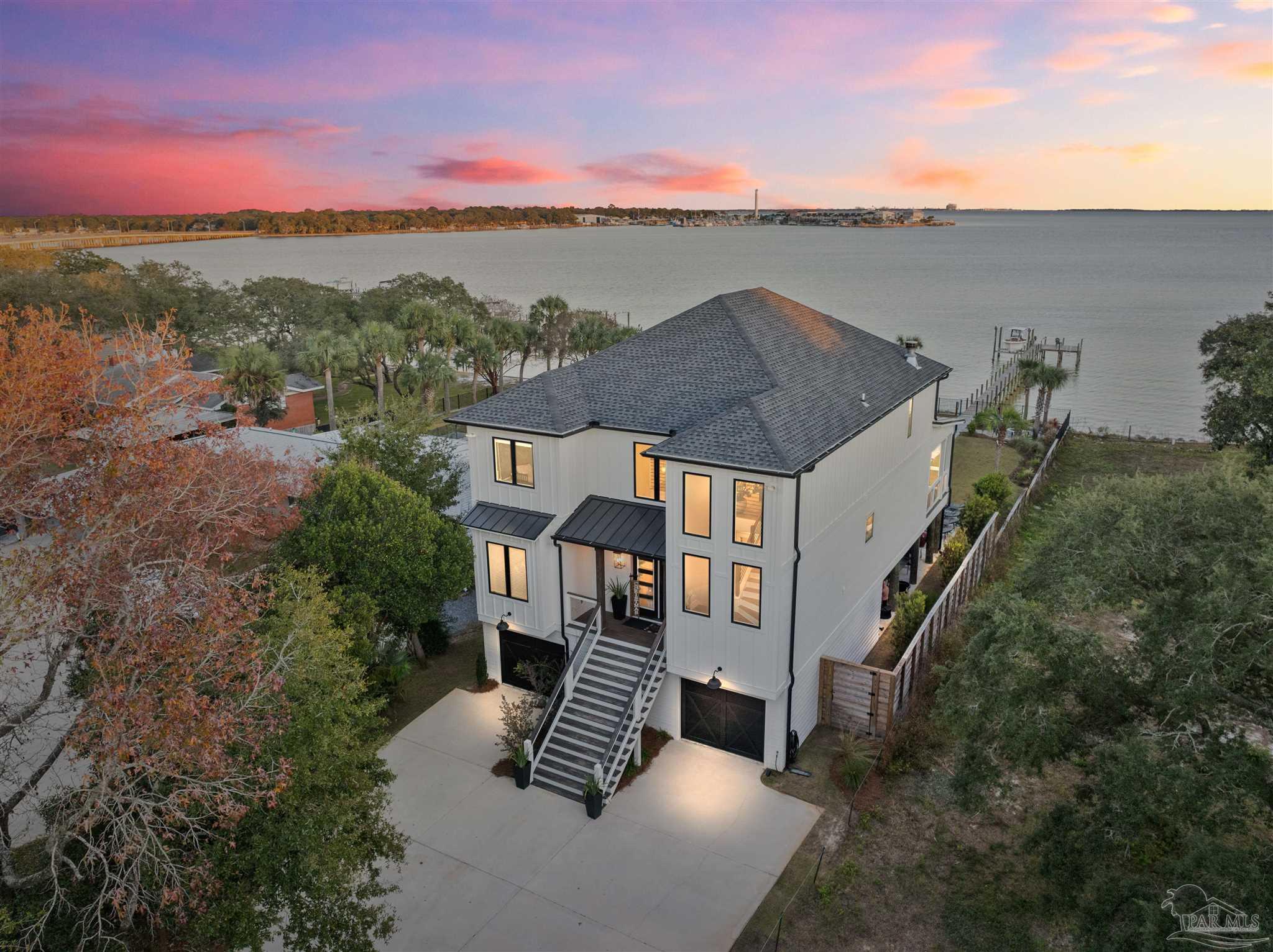 1101 NE Beachview Dr