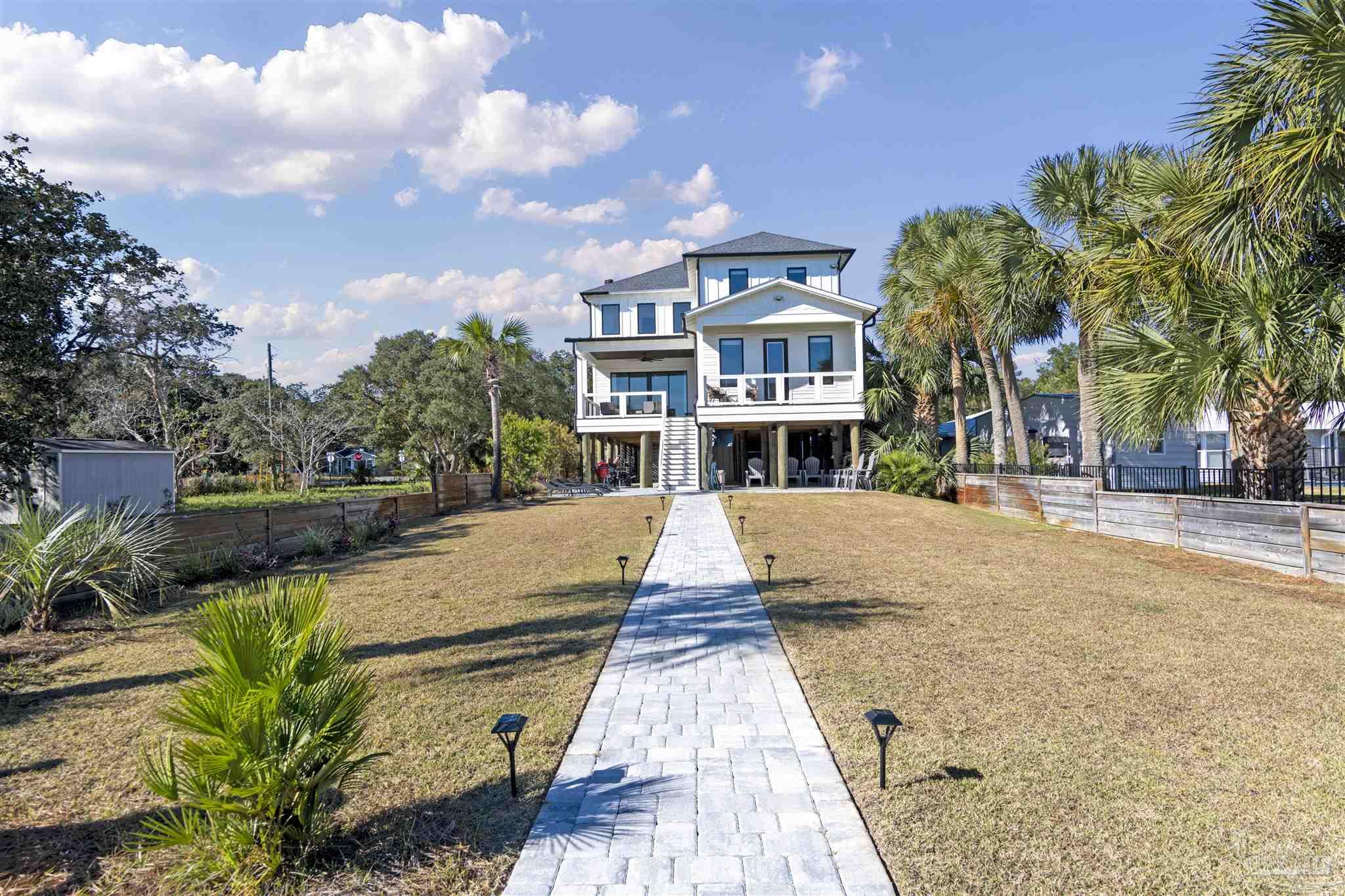 1101 NE Beachview Dr