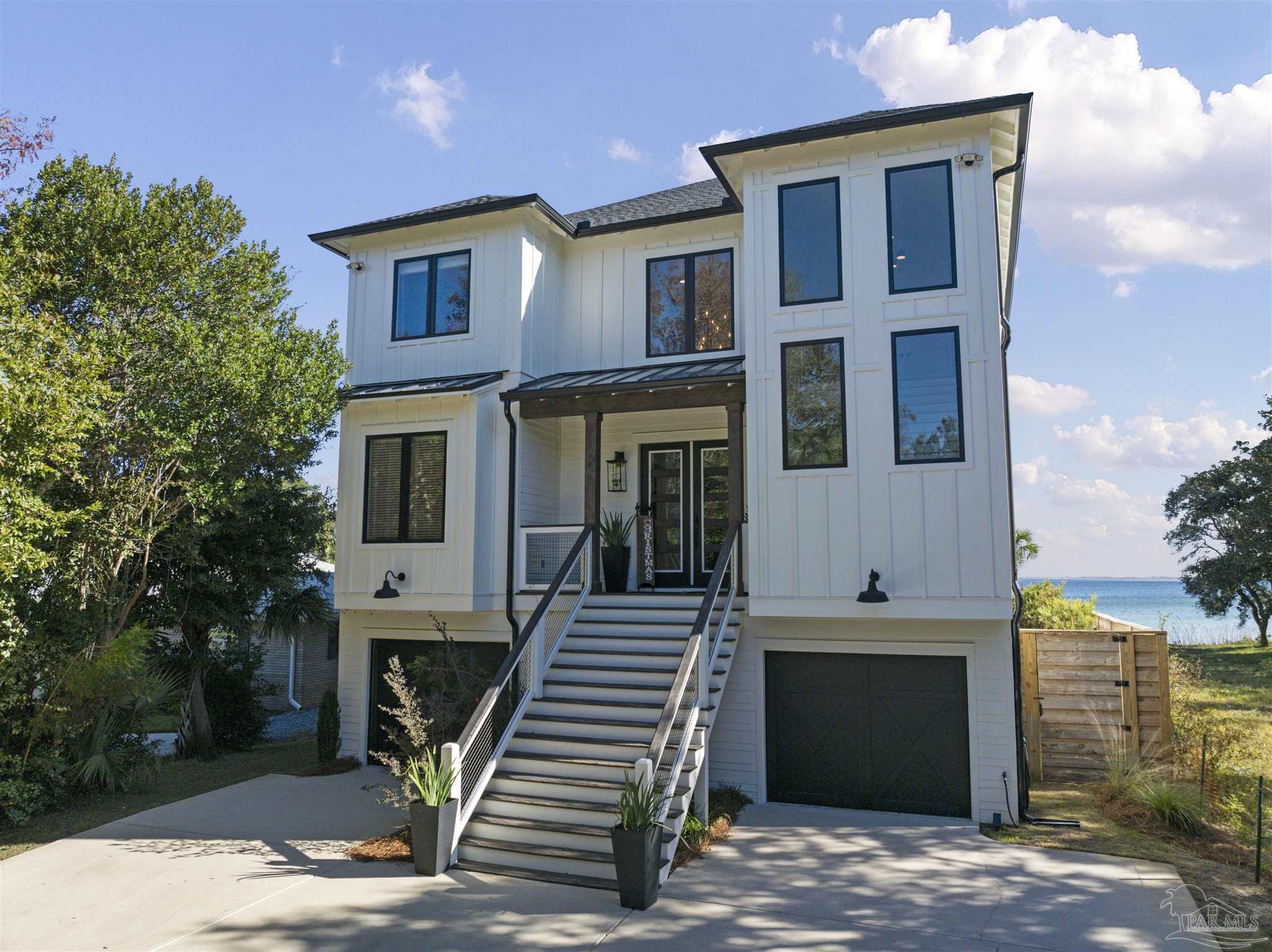 1101 NE Beachview Dr