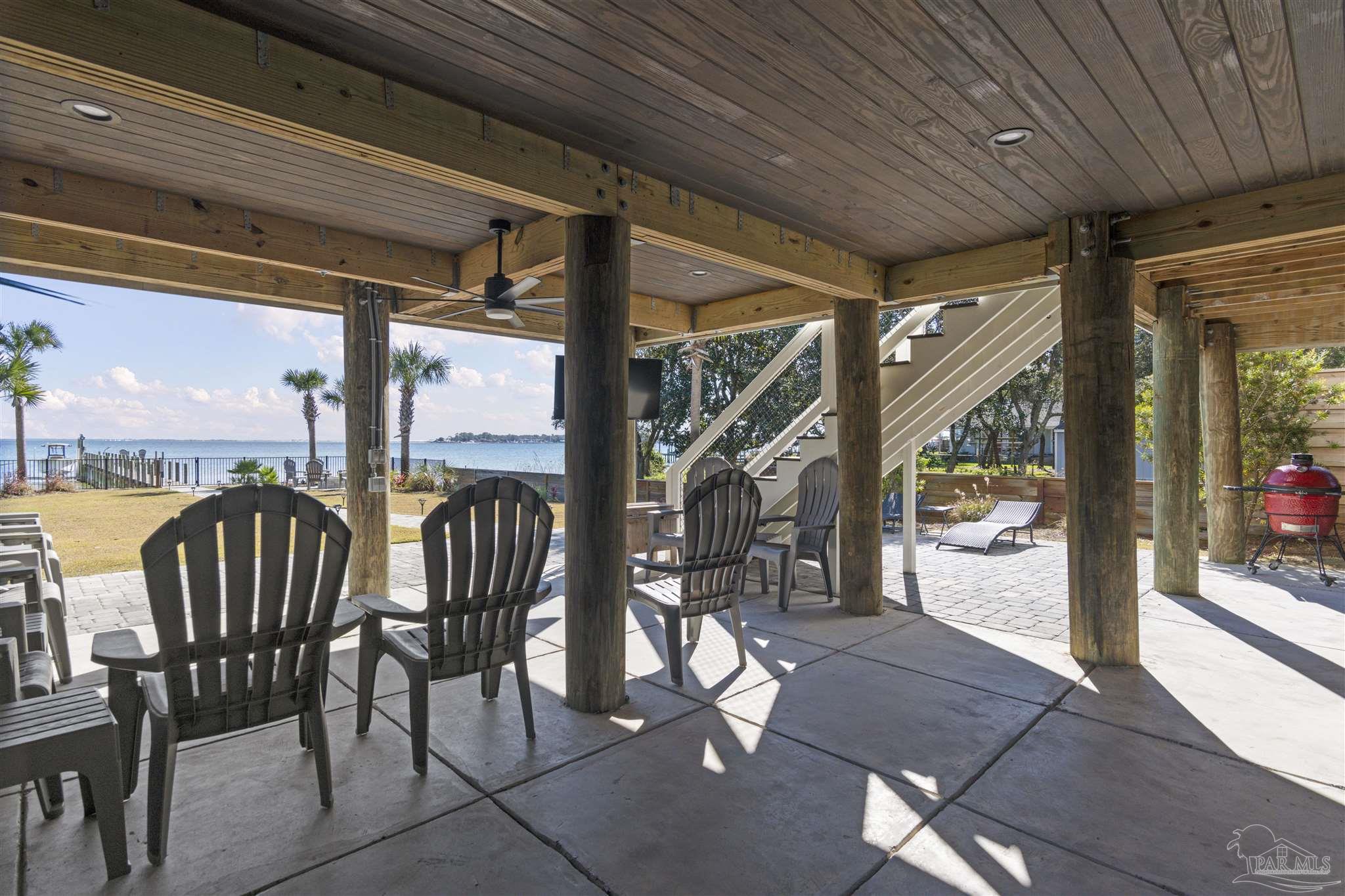 1101 NE Beachview Dr