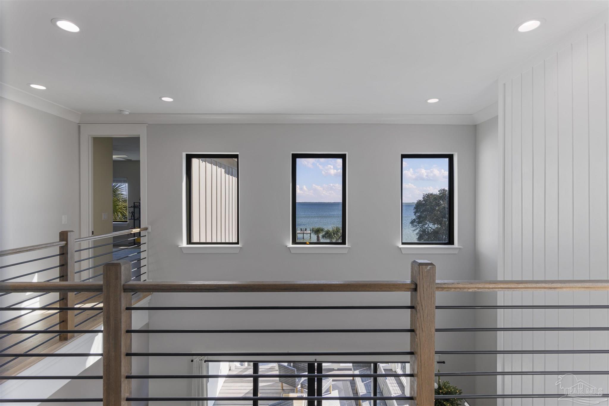1101 NE Beachview Dr