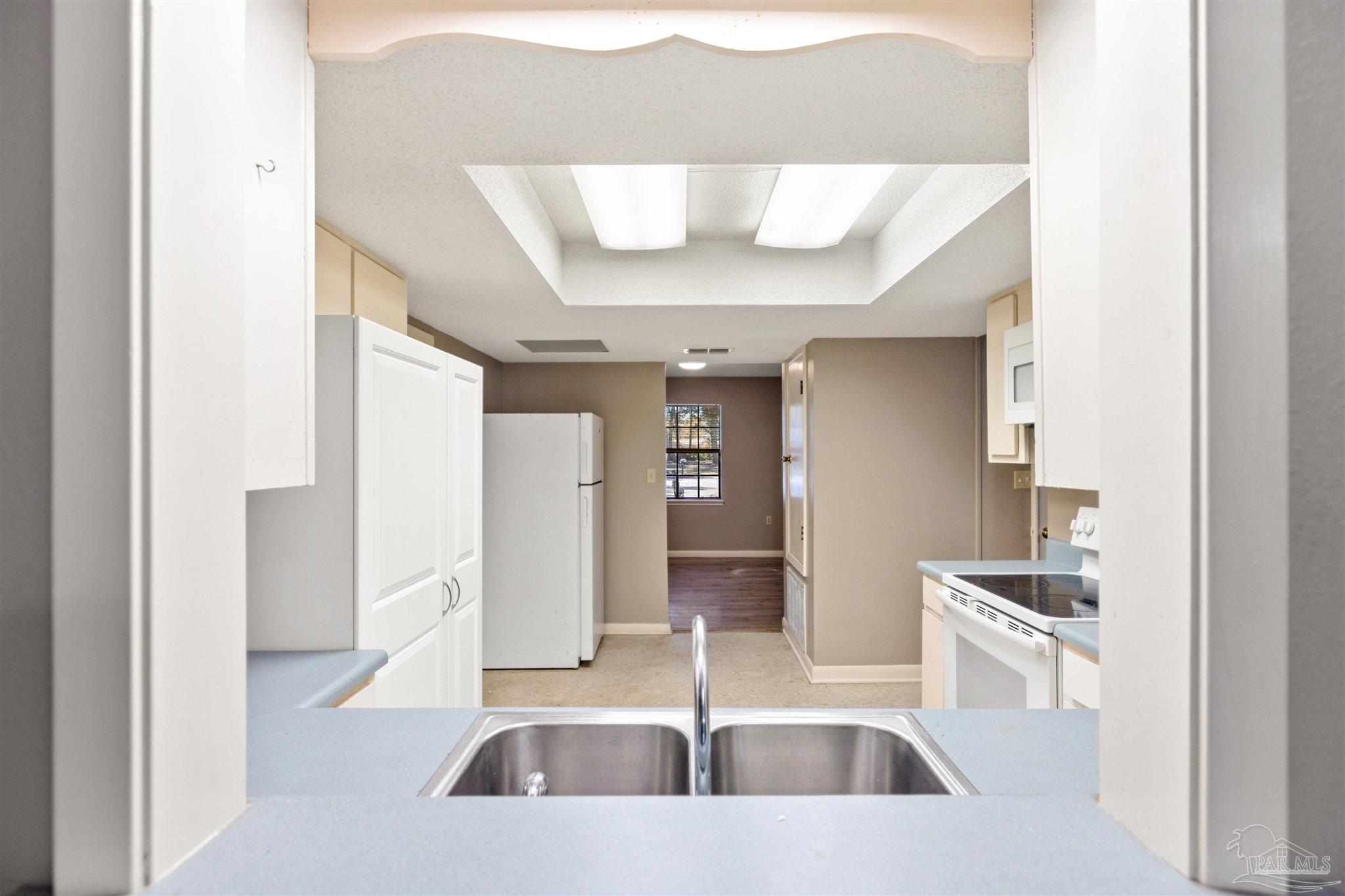 102 Little John Ct
