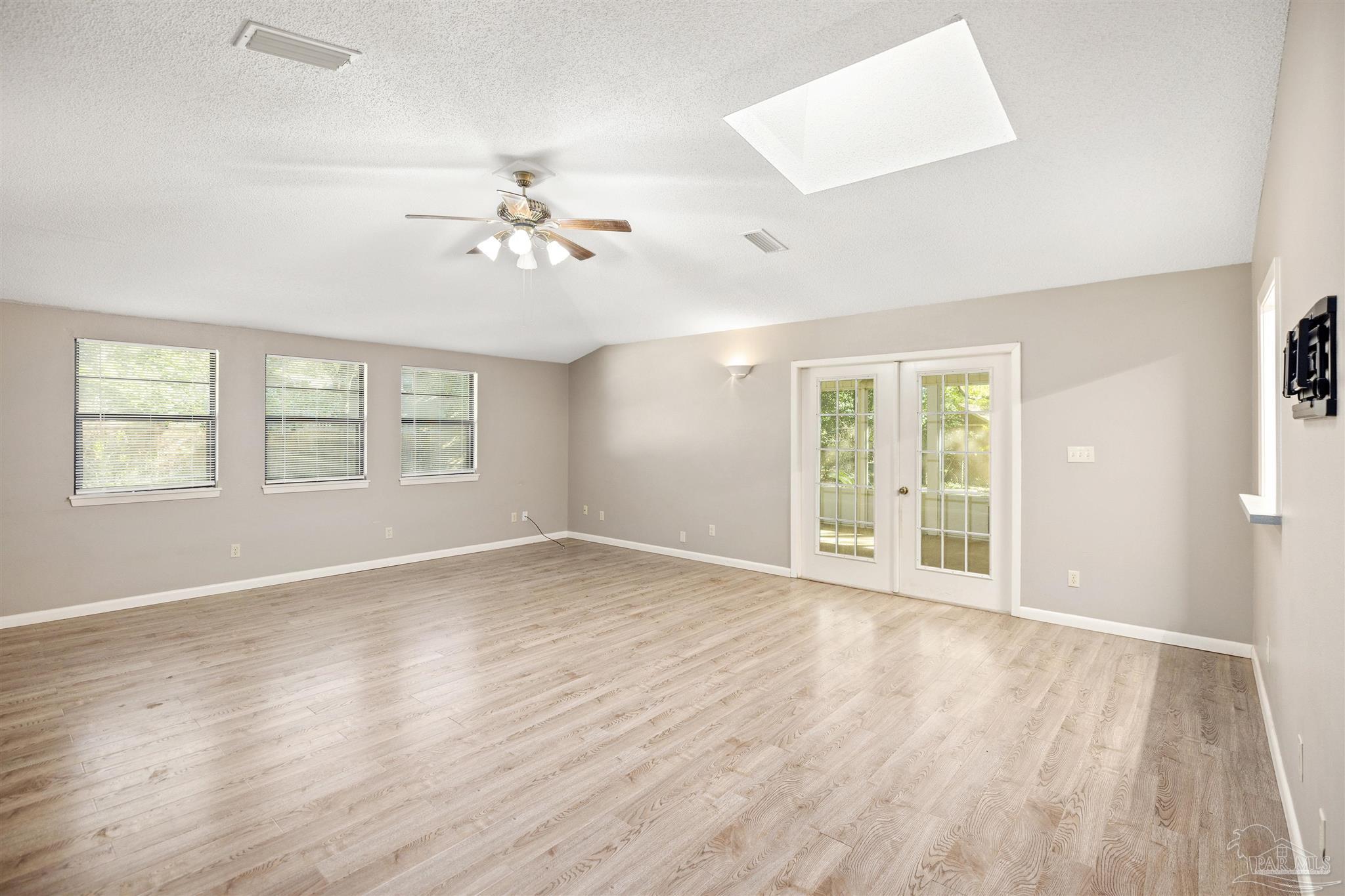 102 Little John Ct