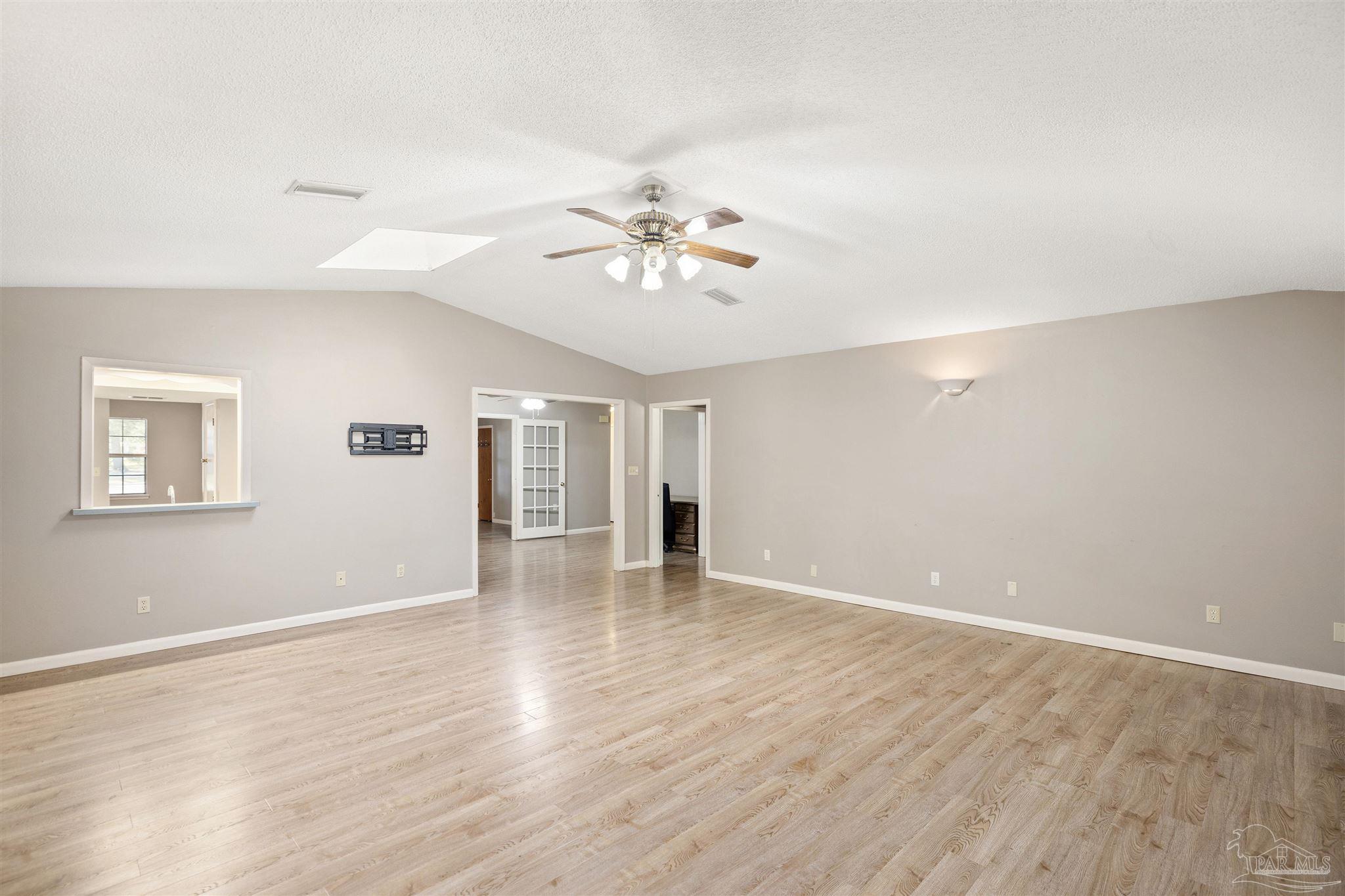 102 Little John Ct