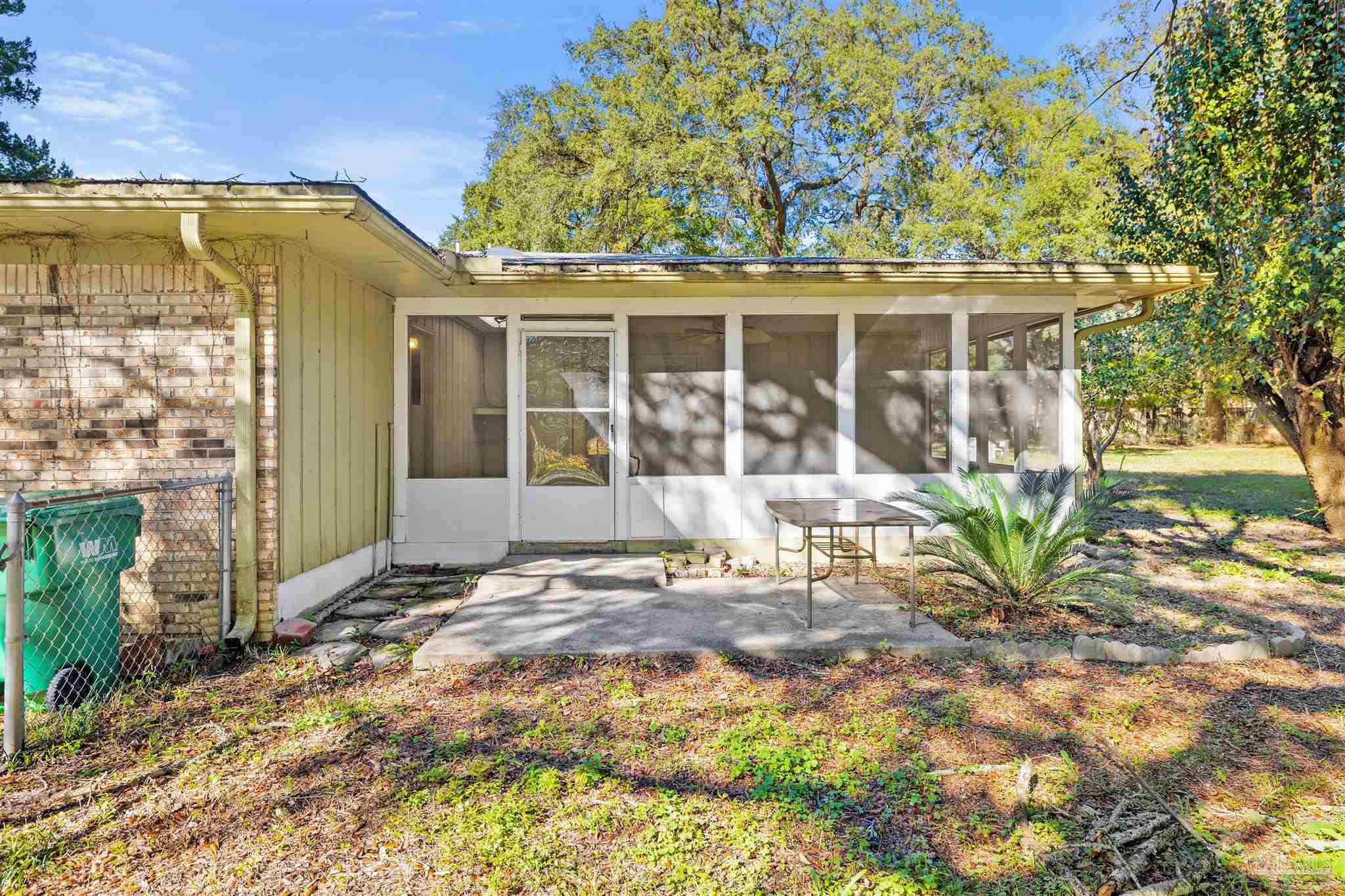102 Little John Ct