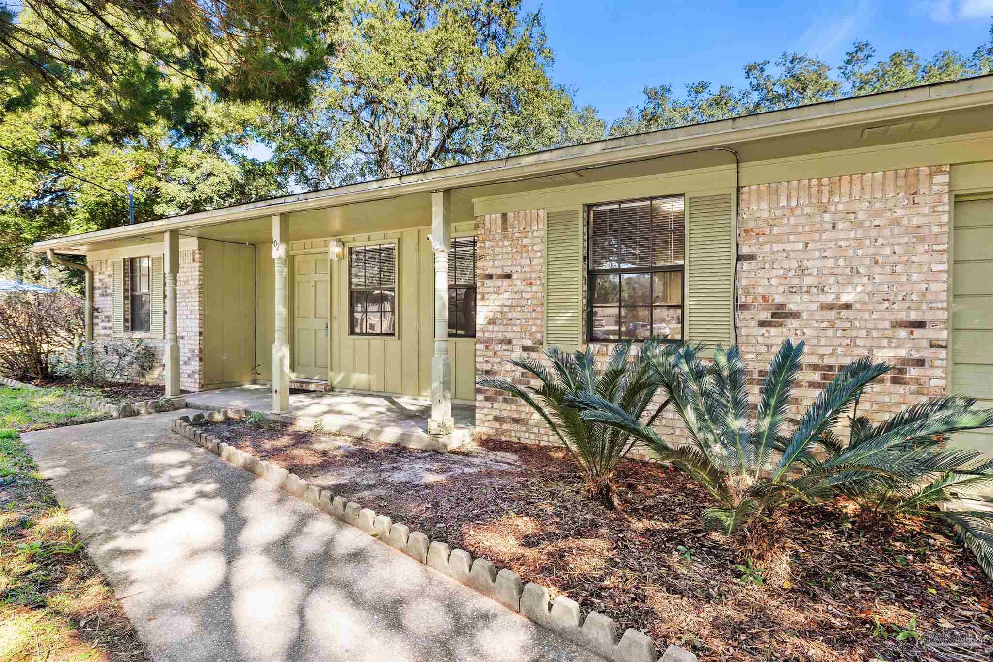 102 Little John Ct