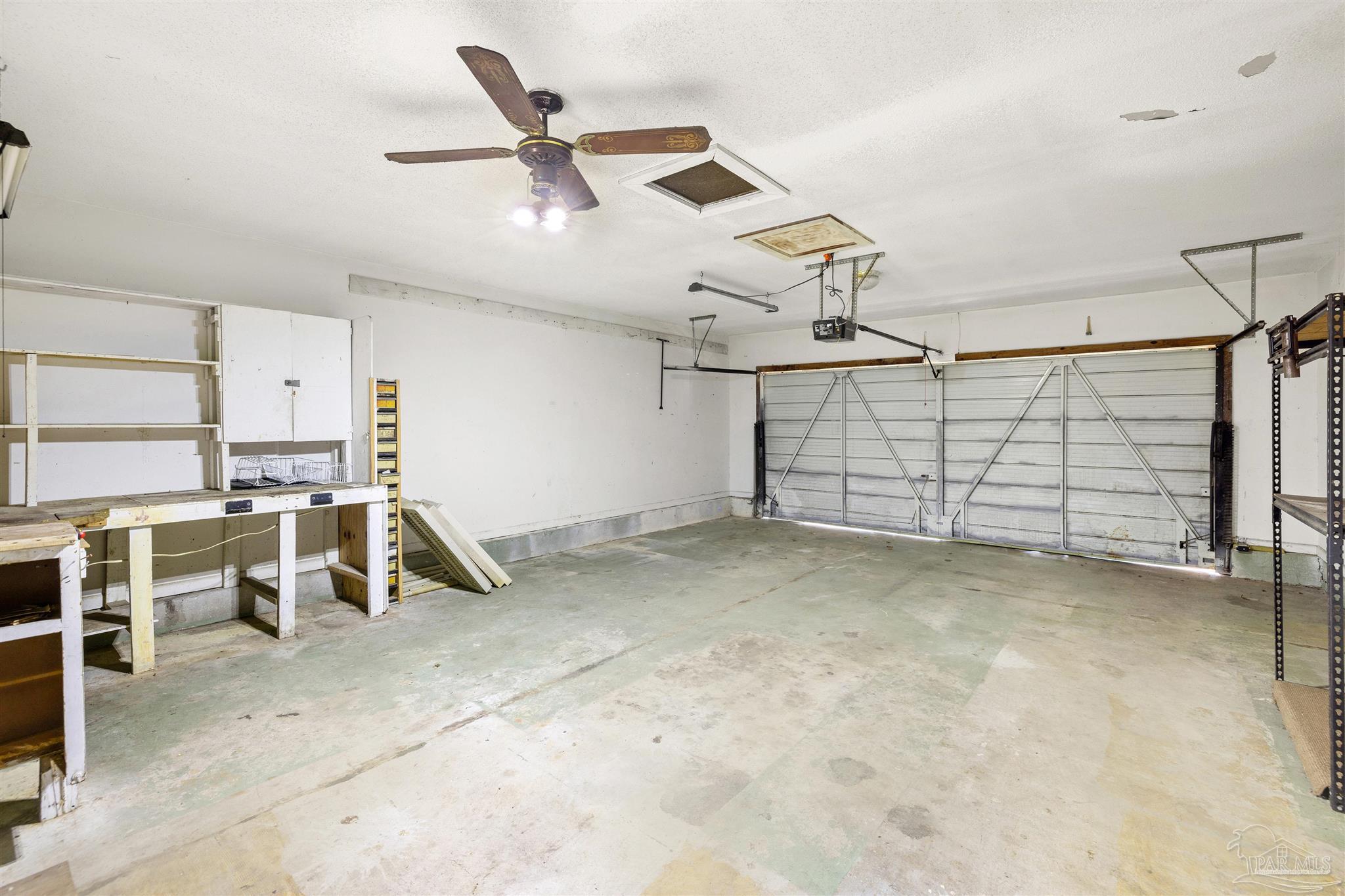 102 Little John Ct