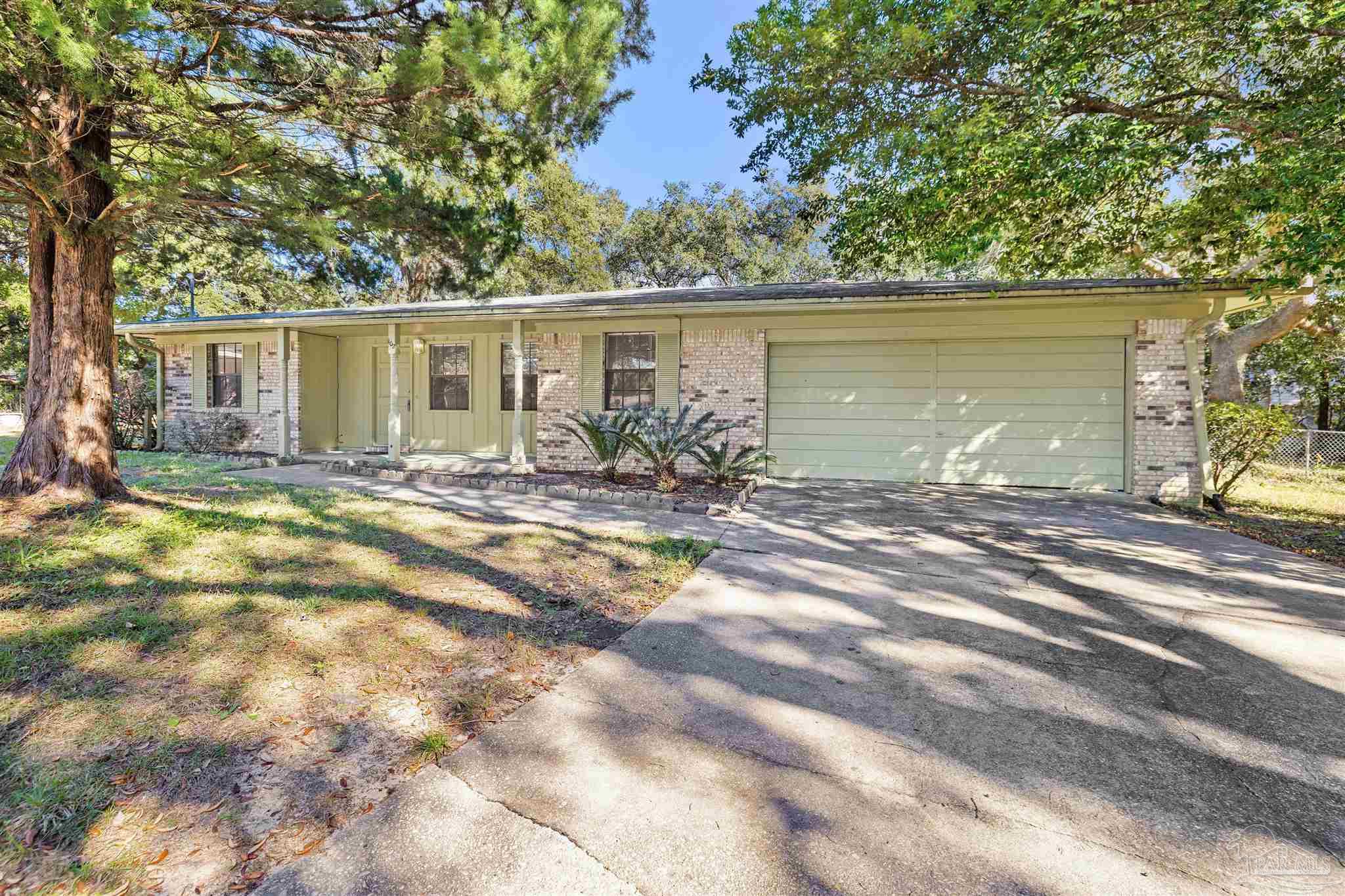 102 Little John Ct