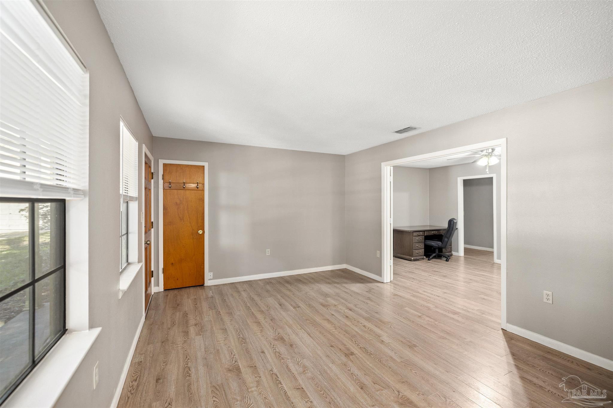 102 Little John Ct