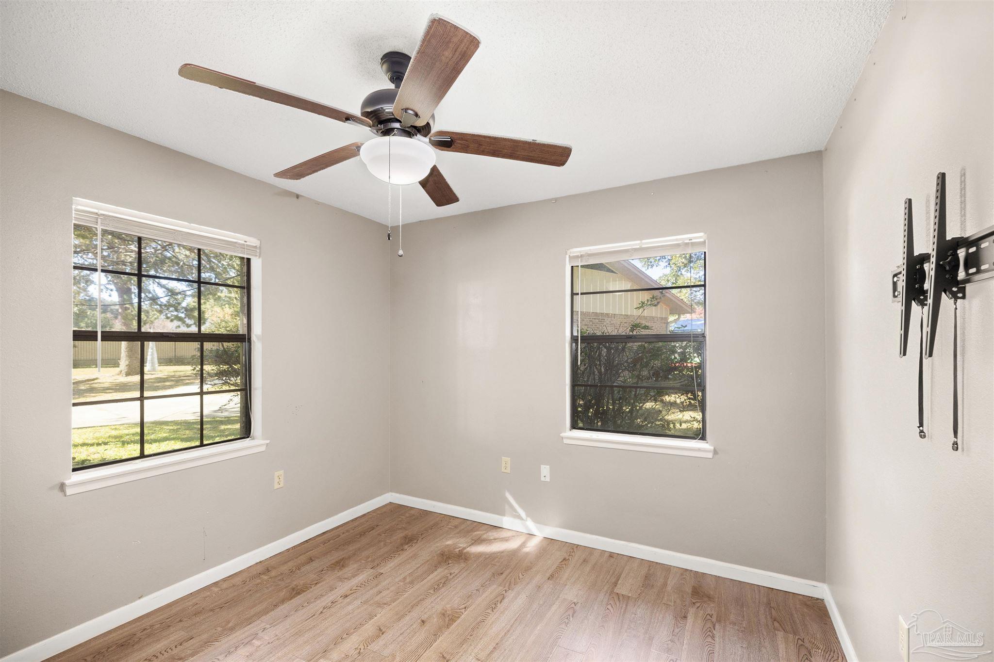 102 Little John Ct