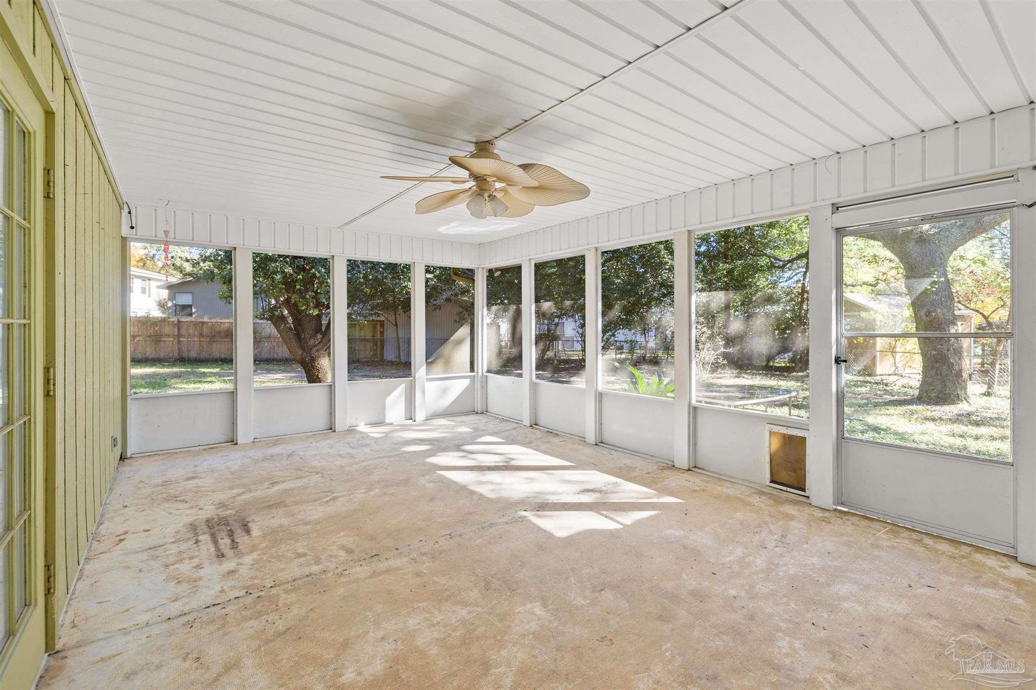 102 Little John Ct
