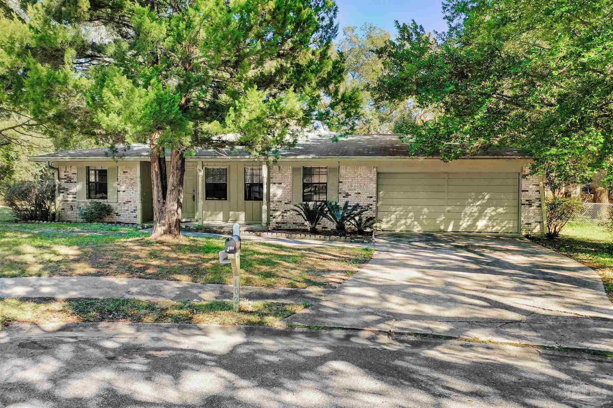 102 Little John Ct