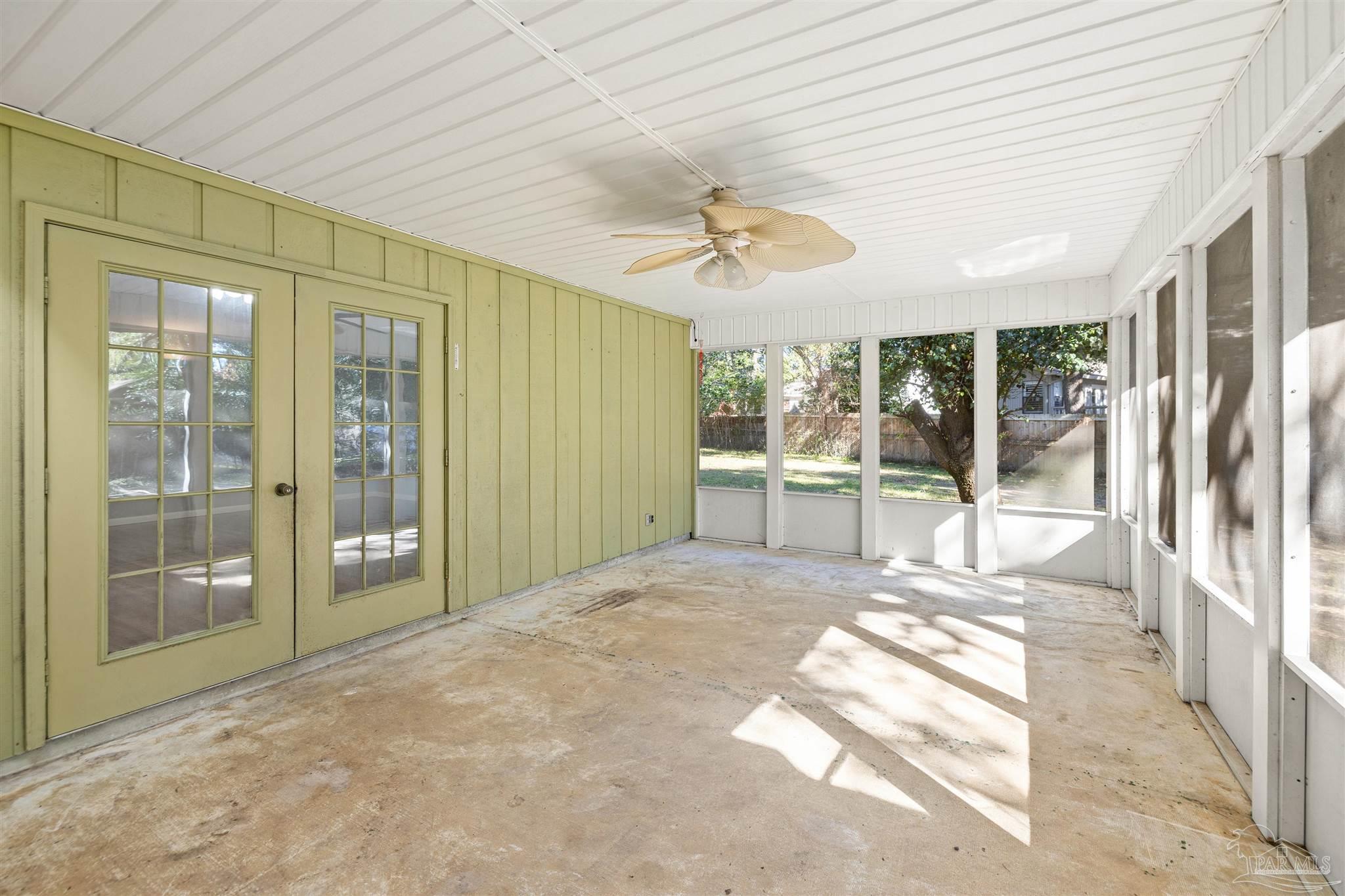 102 Little John Ct