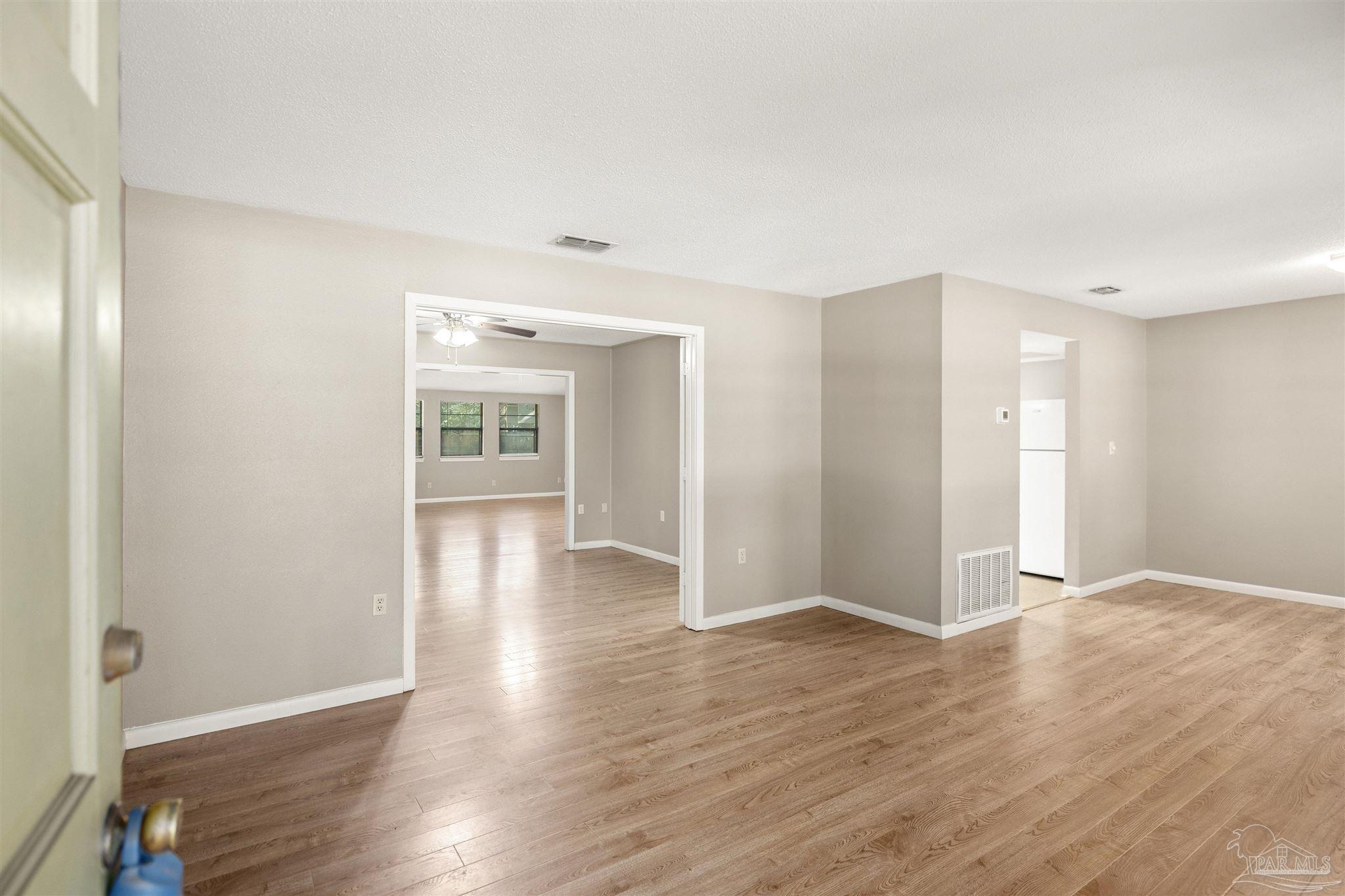 102 Little John Ct