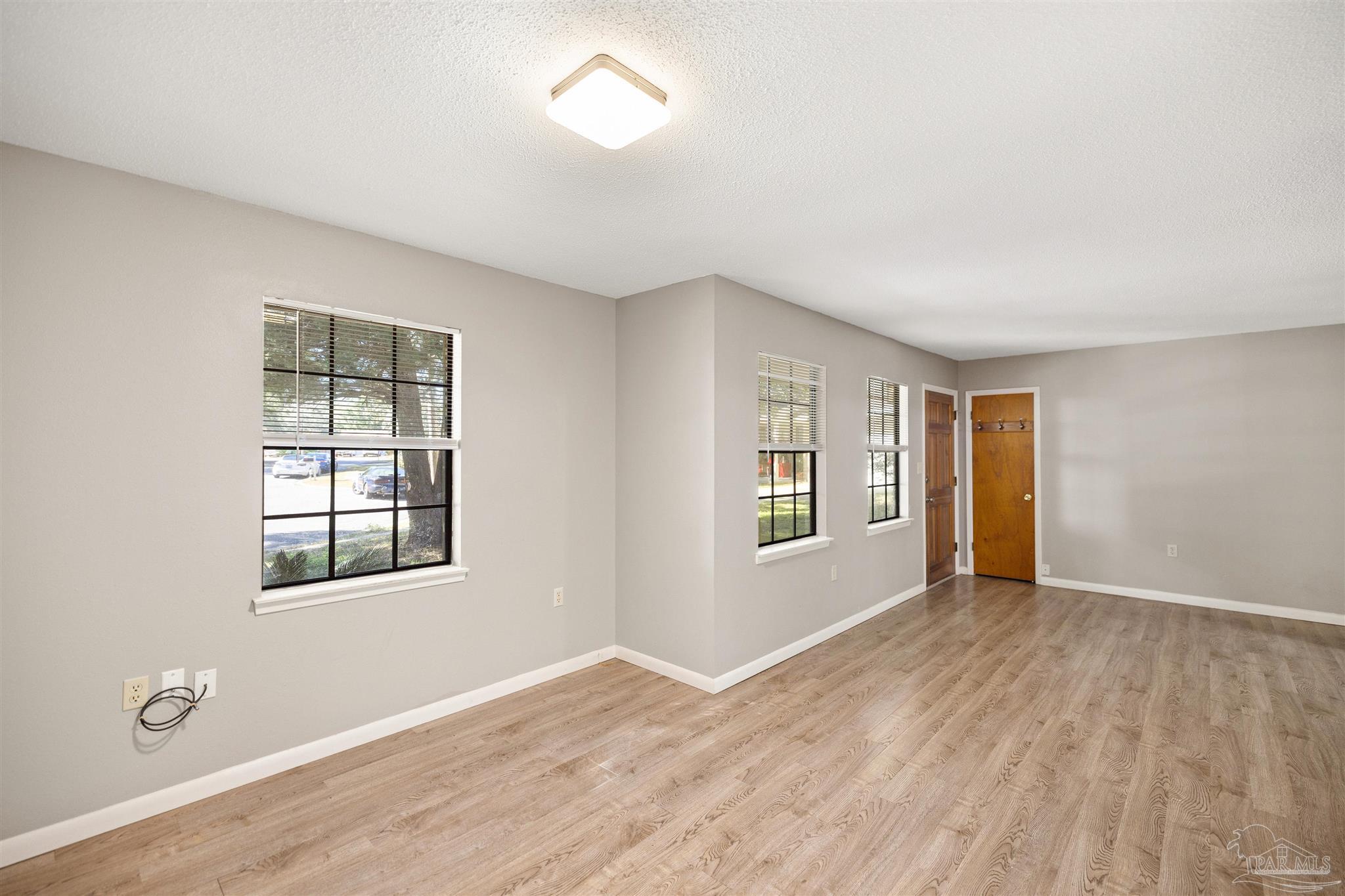 102 Little John Ct