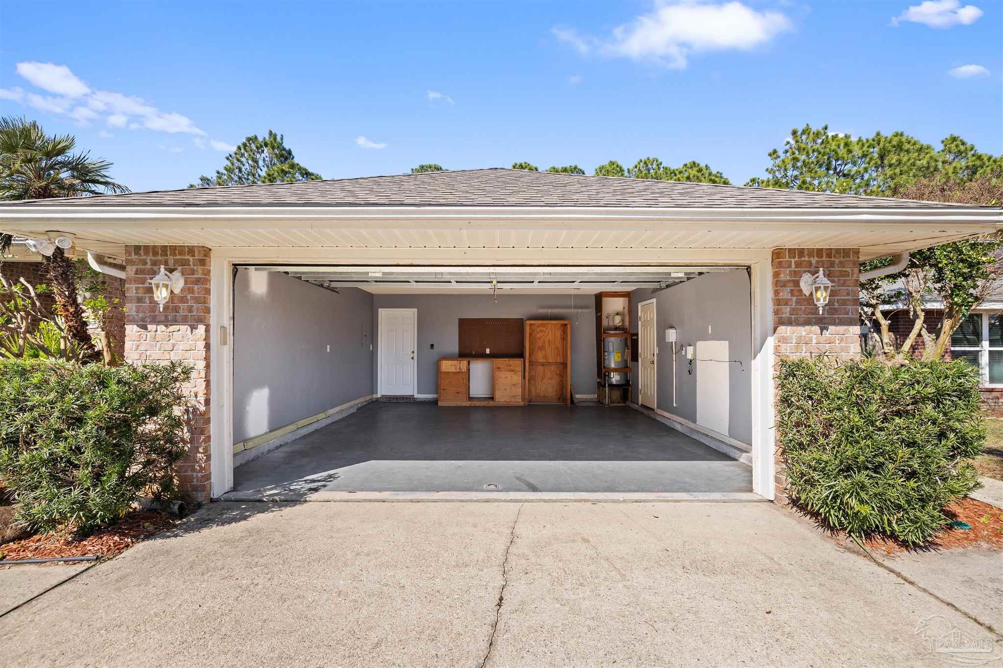 2427 Heritage Cir