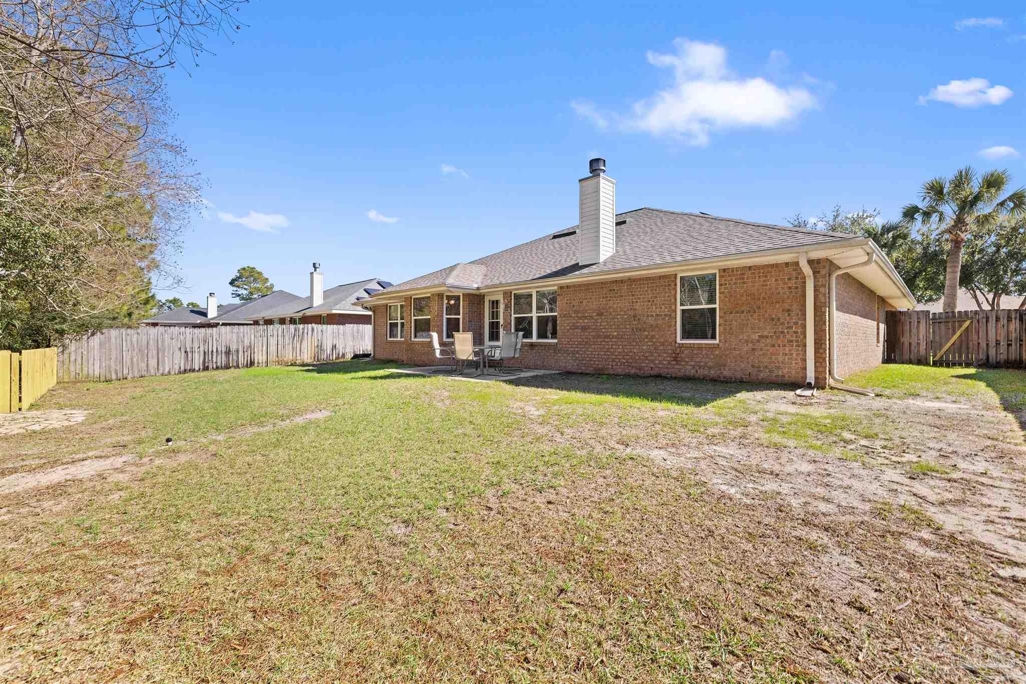 2427 Heritage Cir