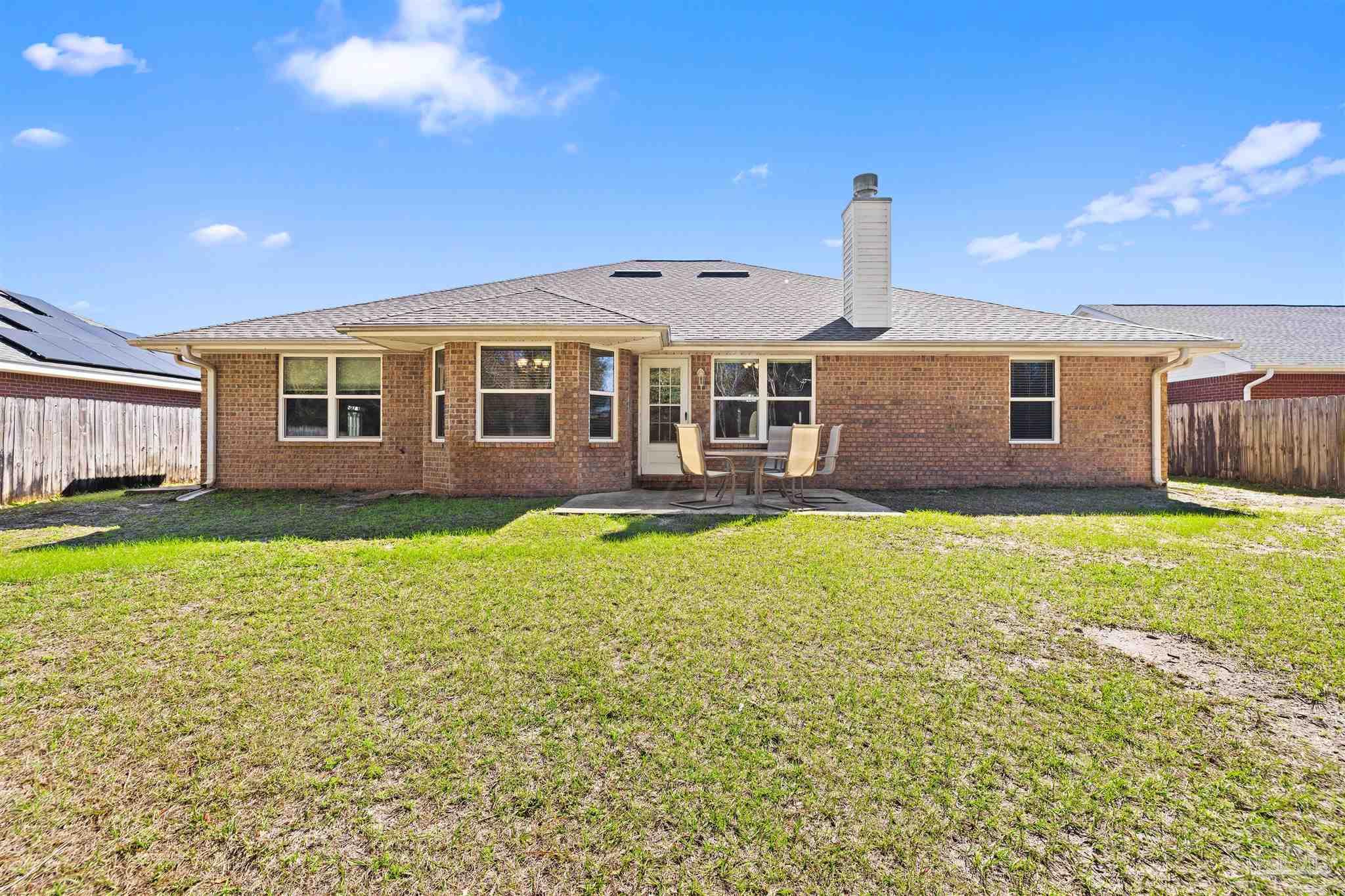 2427 Heritage Cir