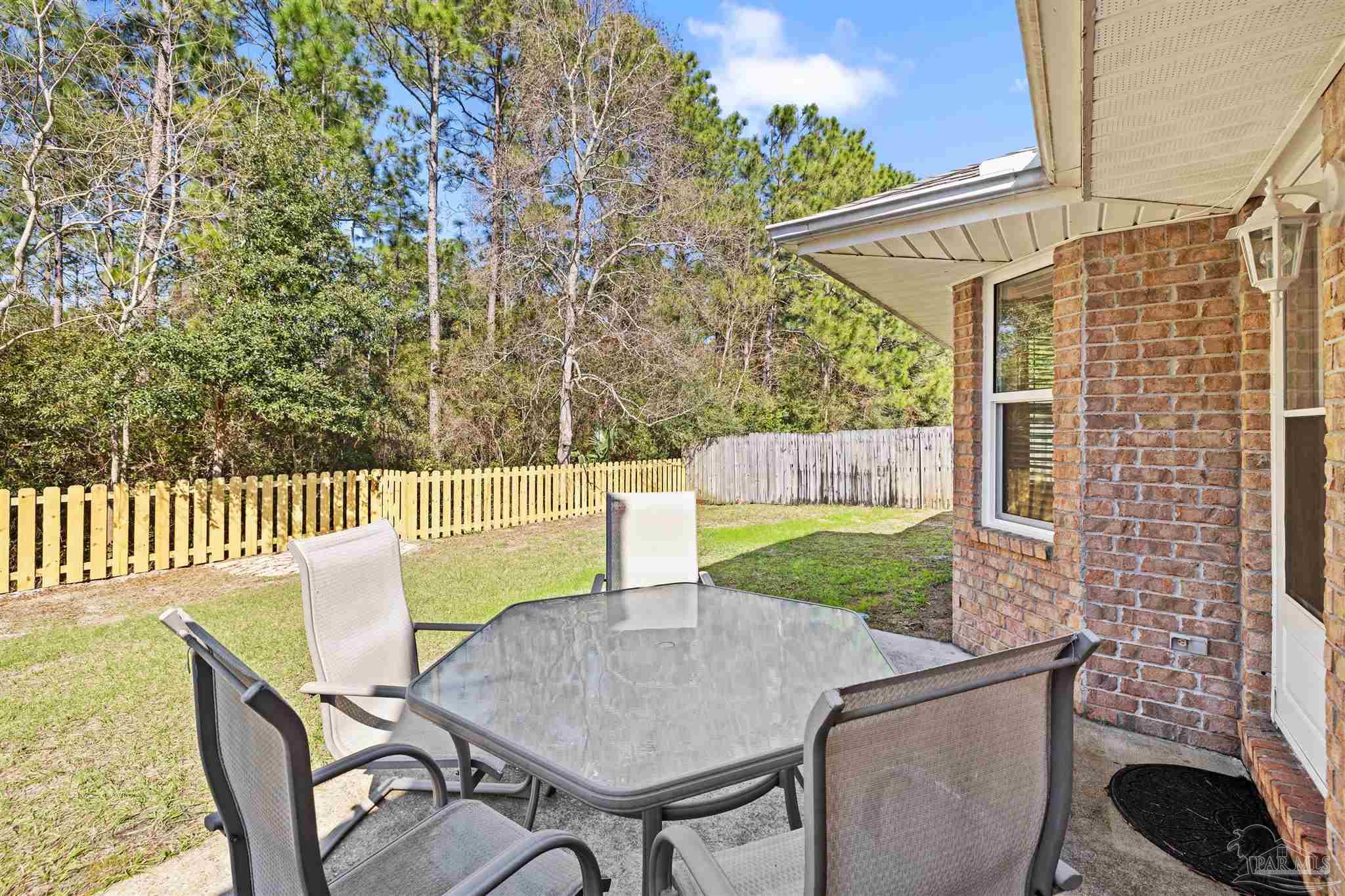 2427 Heritage Cir