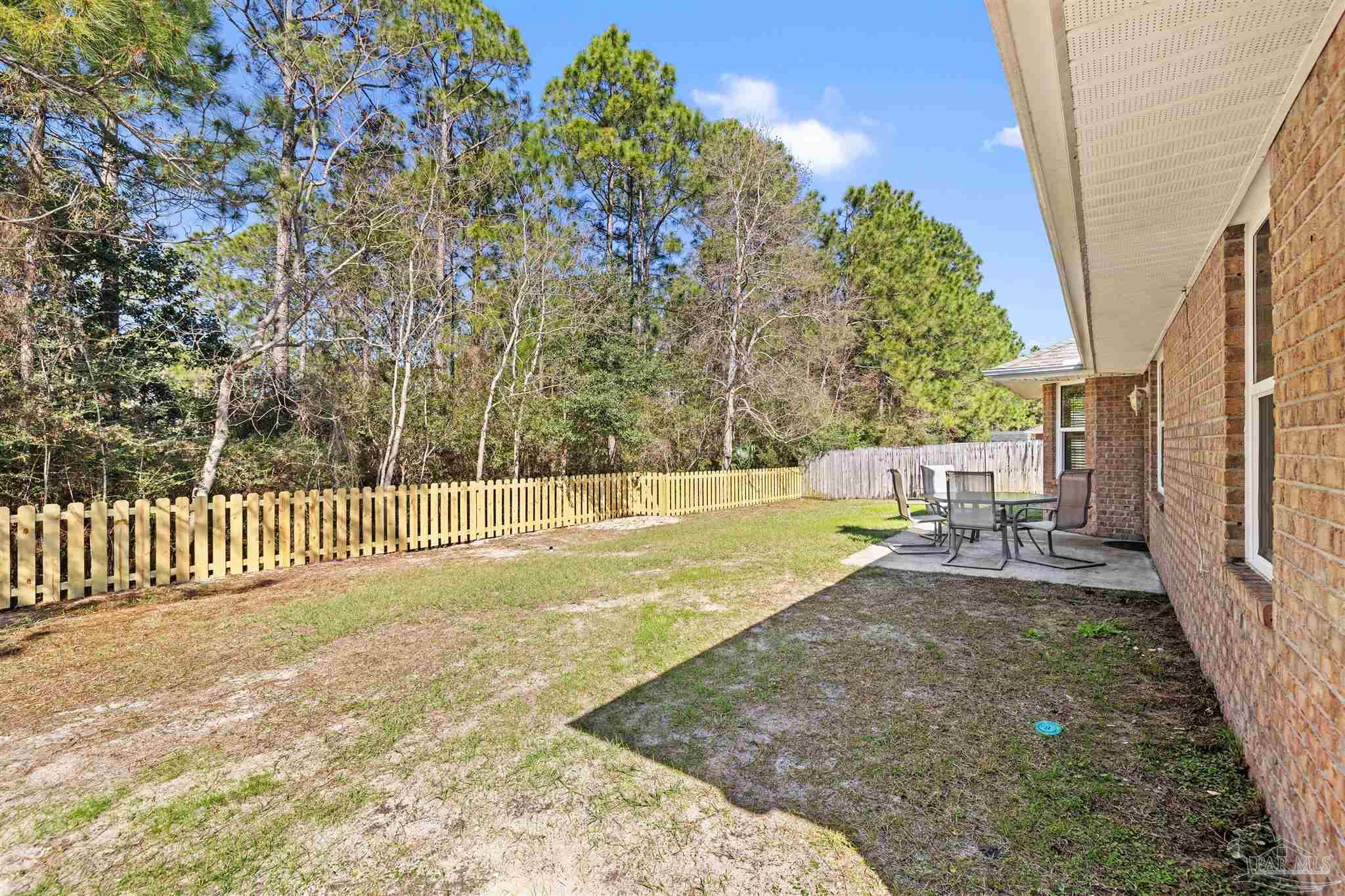 2427 Heritage Cir