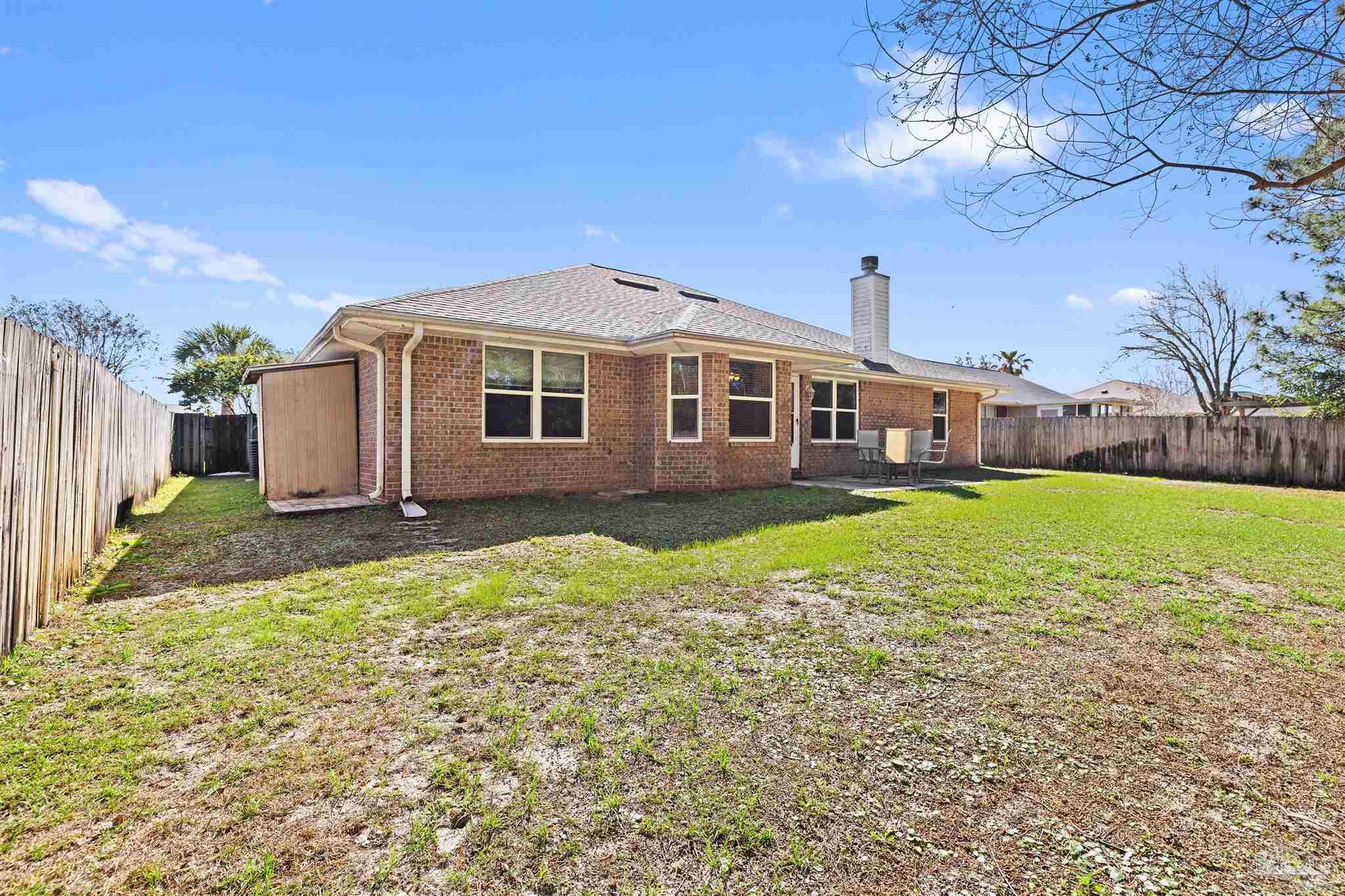 2427 Heritage Cir