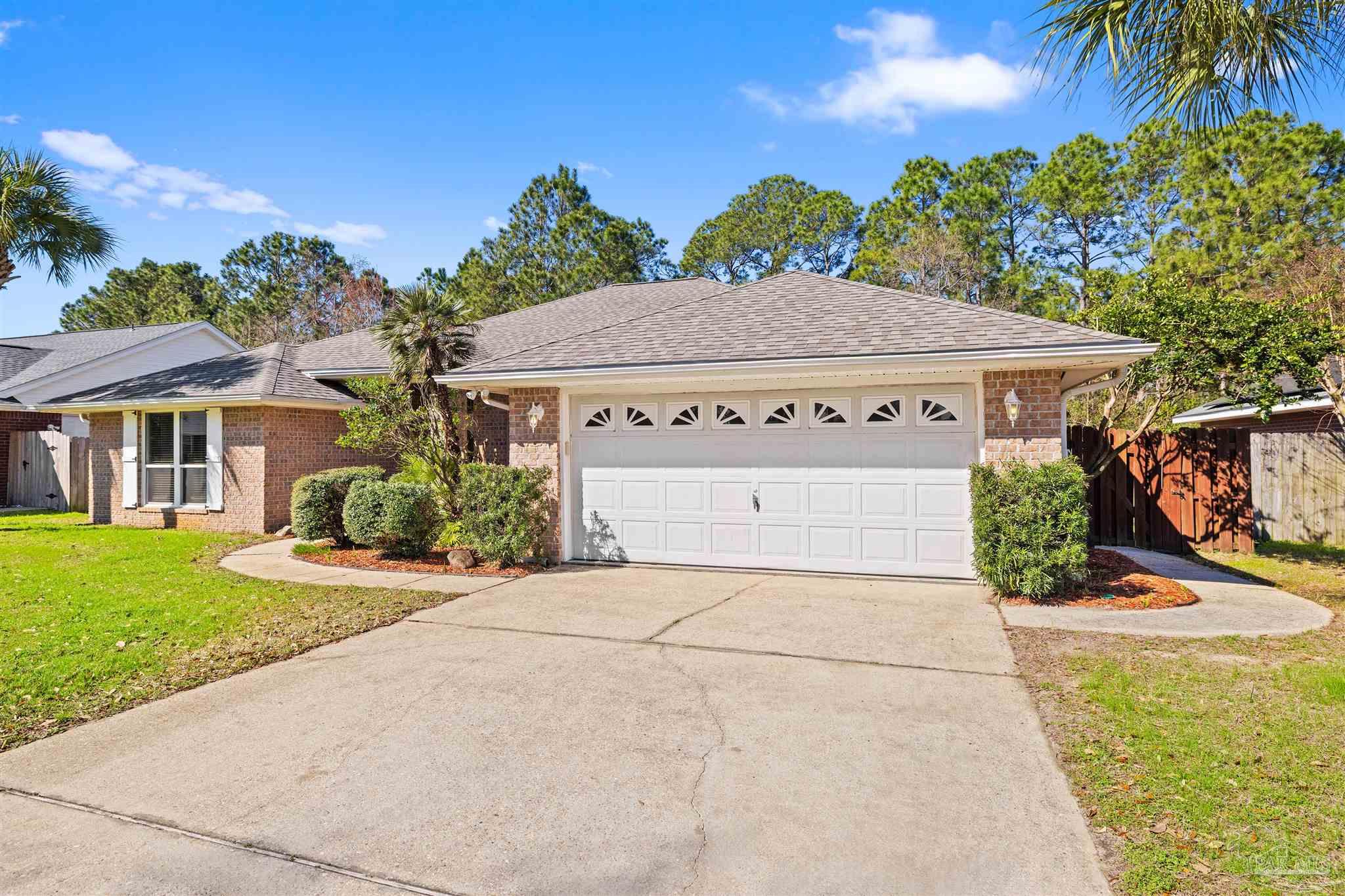 2427 Heritage Cir