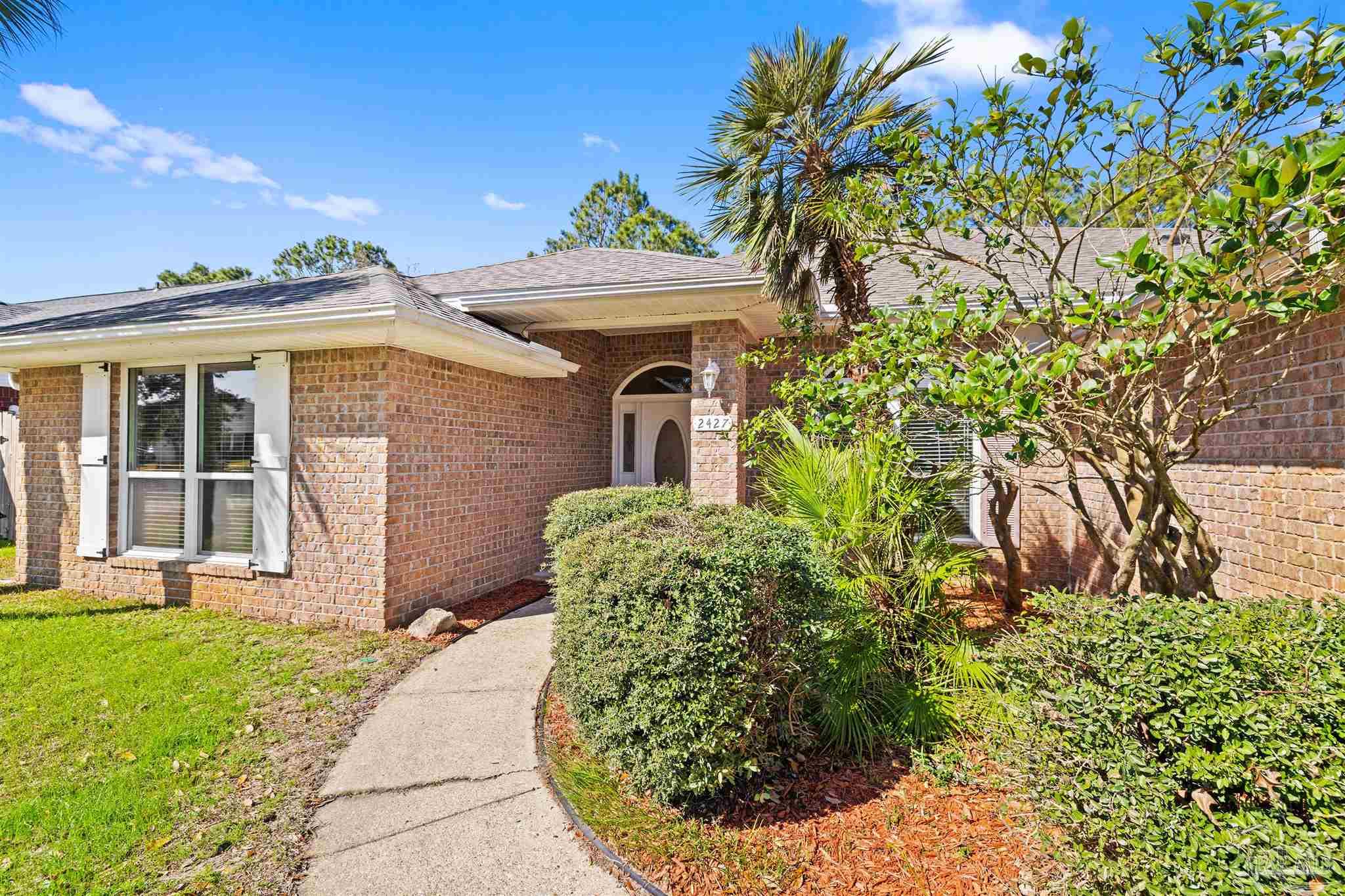 2427 Heritage Cir