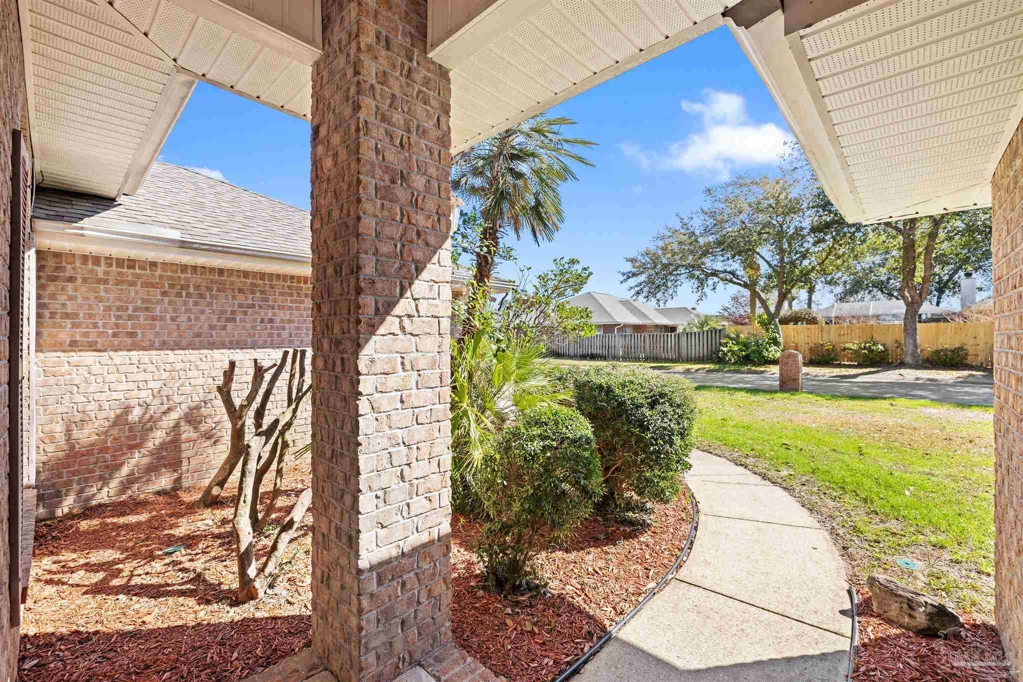2427 Heritage Cir