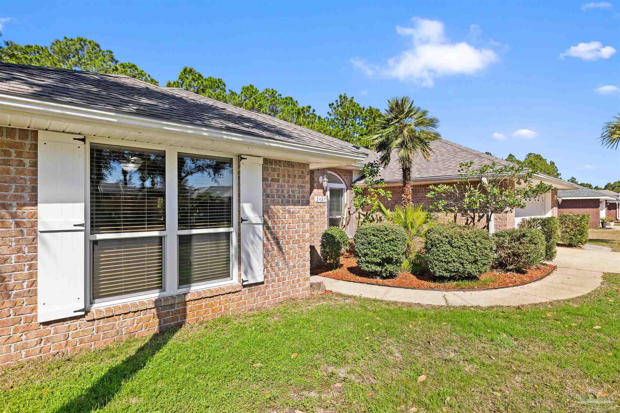 2427 Heritage Cir