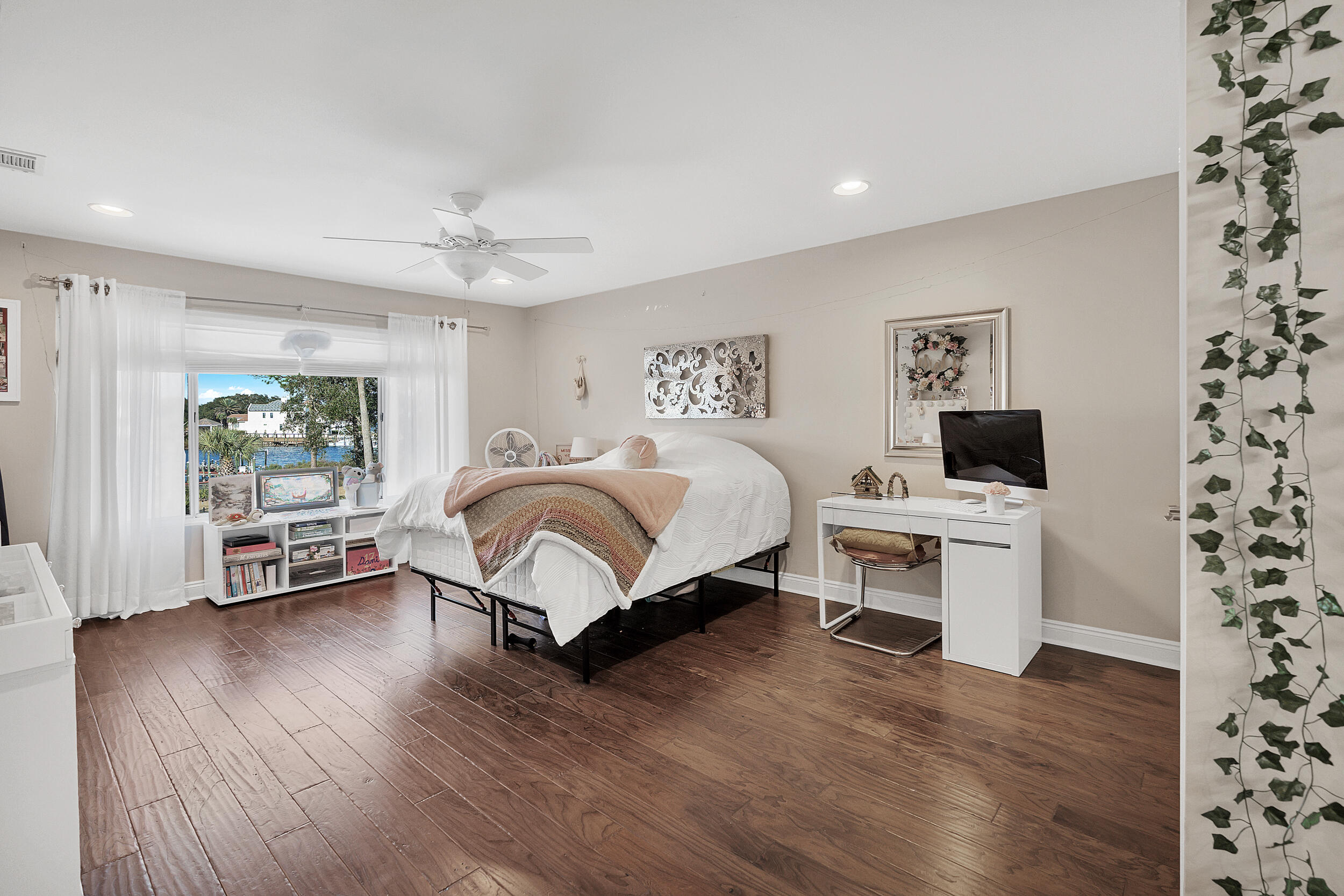 128 Indian Bayou Drive