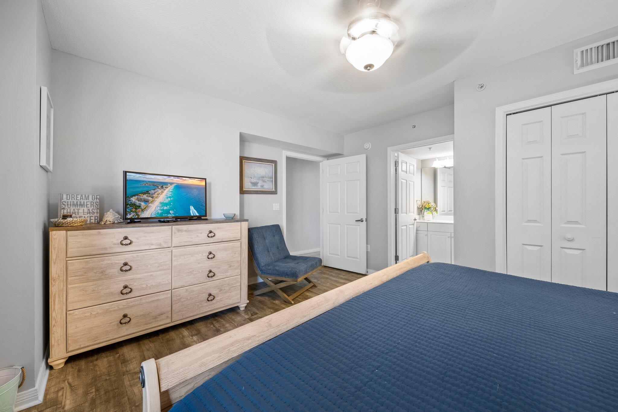 1322 SE Miracle Strip Parkway, 402