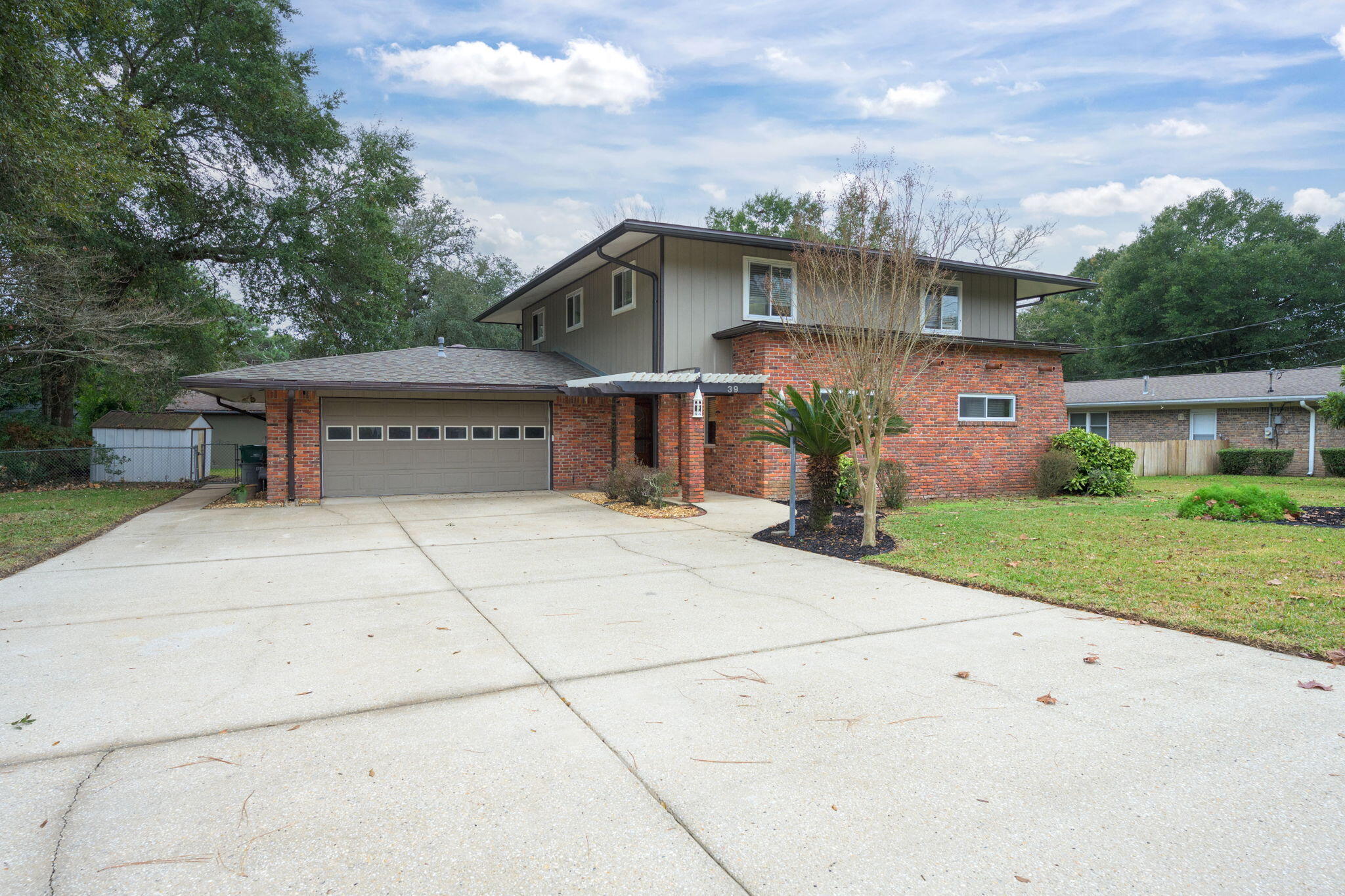 39 Magnolia Avenue