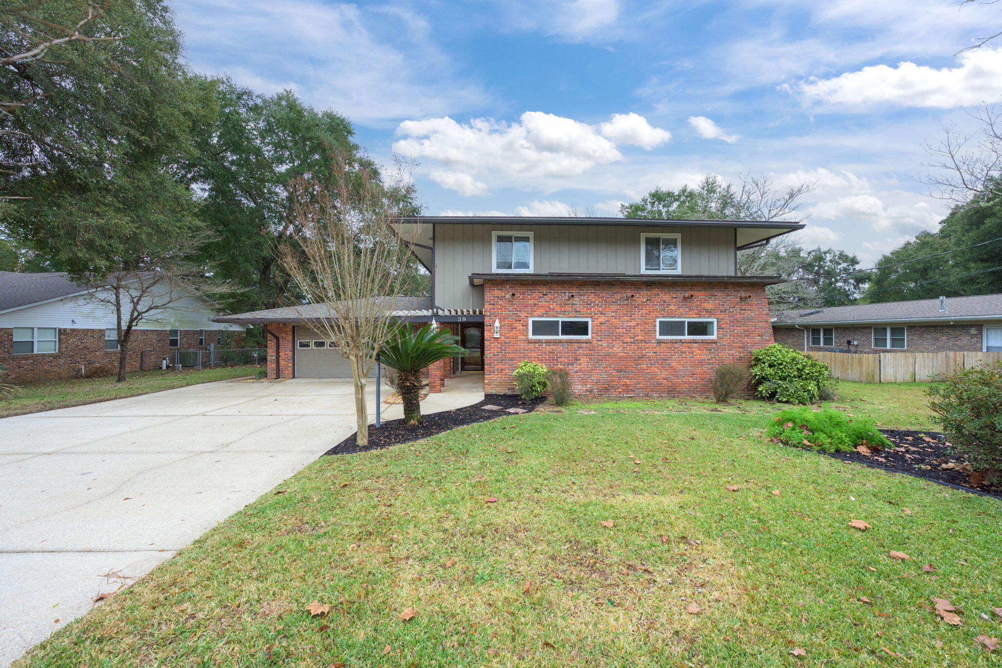 39 Magnolia Avenue