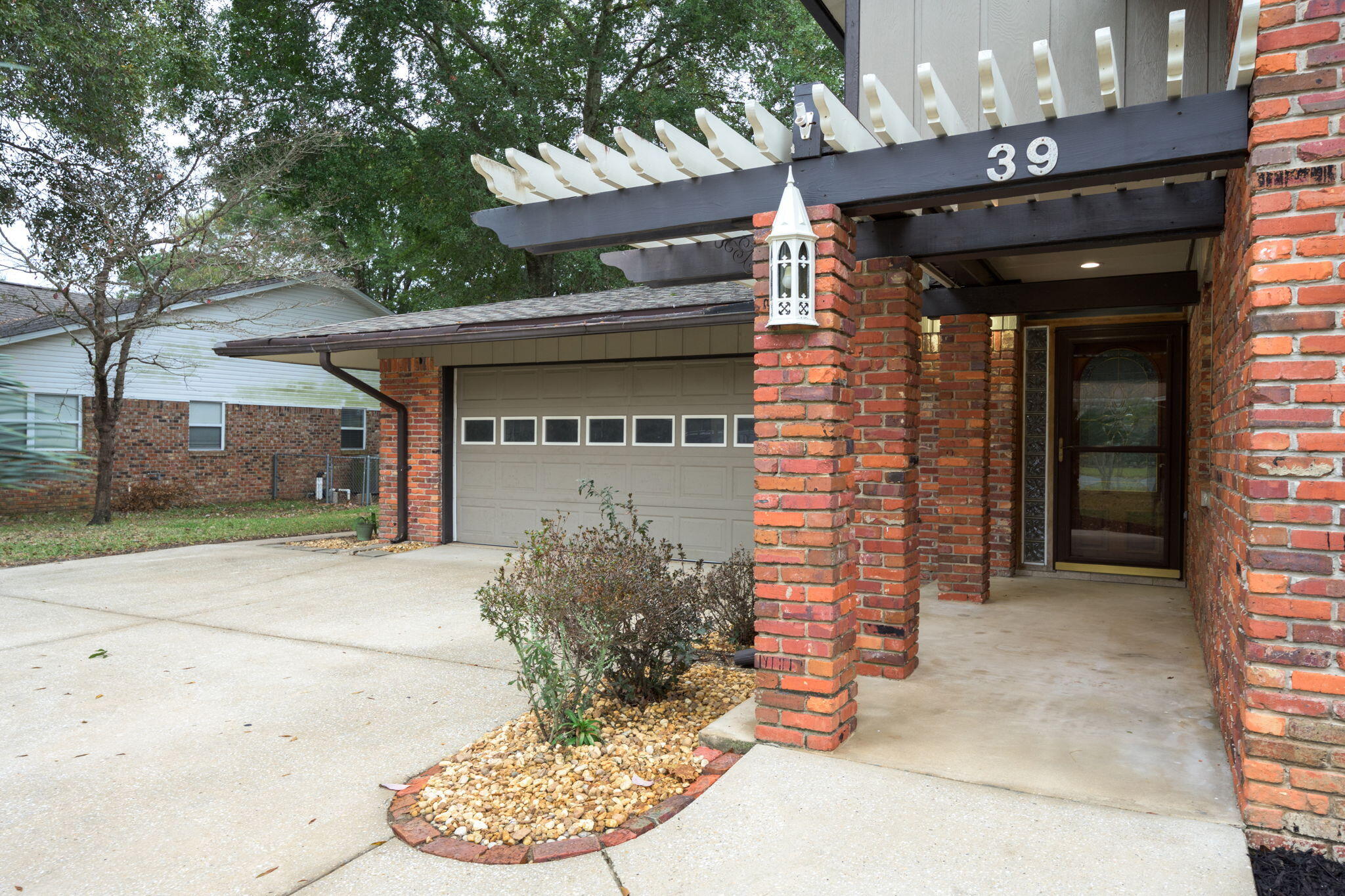 39 Magnolia Avenue