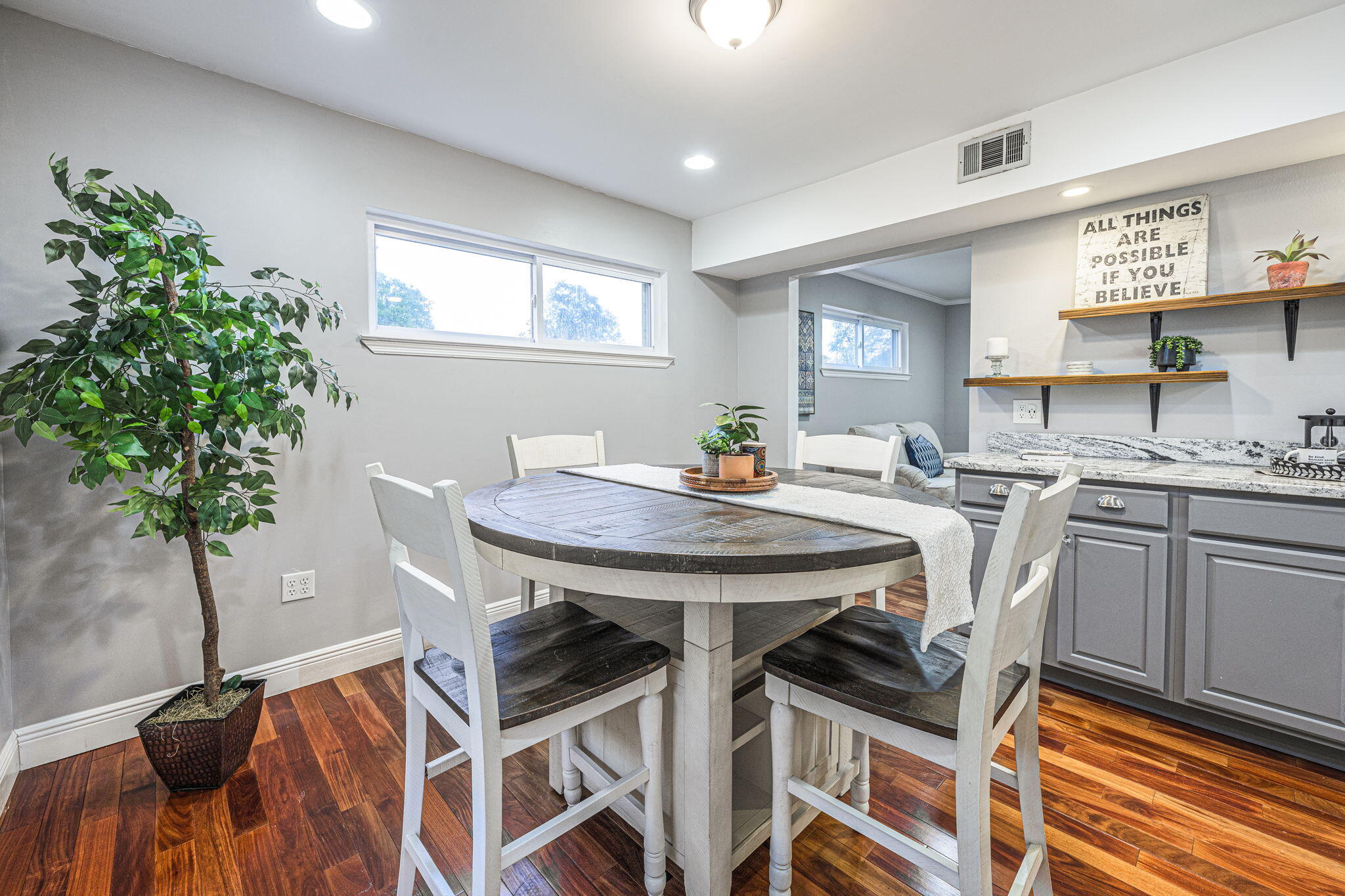 39 Magnolia Avenue