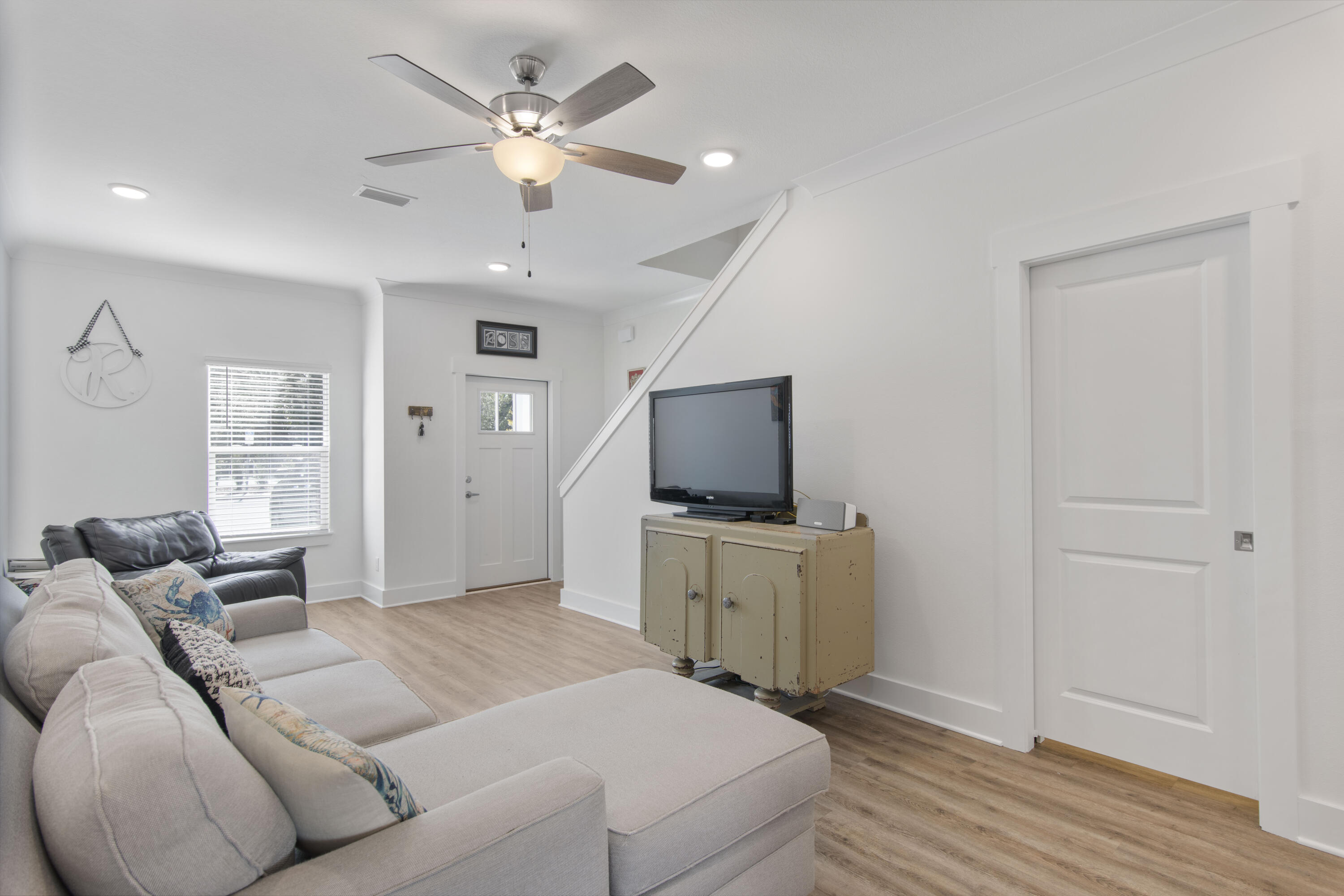 16 Date Palm Lane