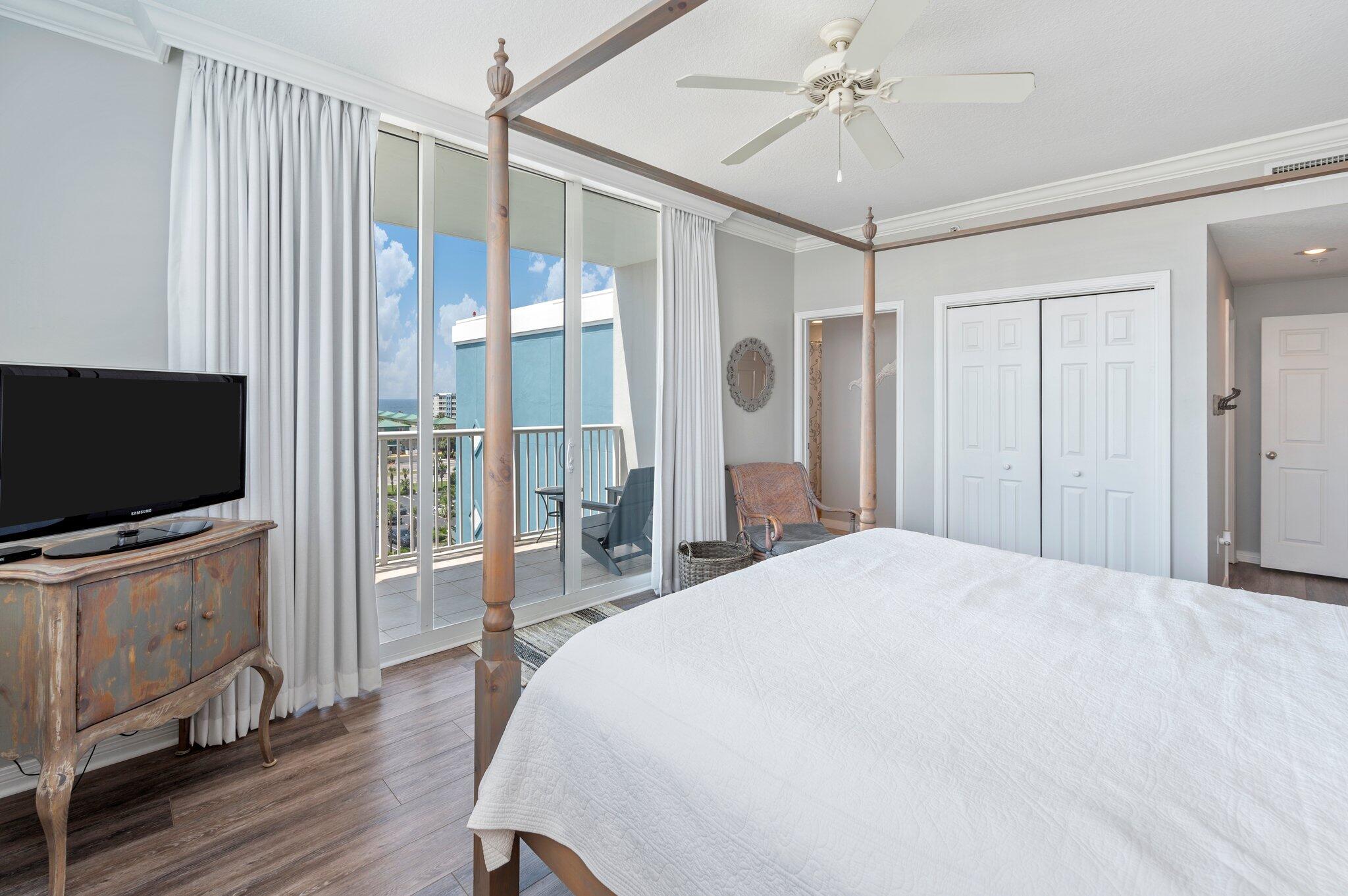 1328 SW Miracle Strip Pkwy PH01