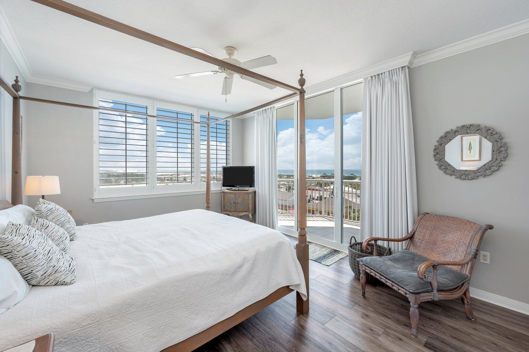 1328 SW Miracle Strip Pkwy PH01