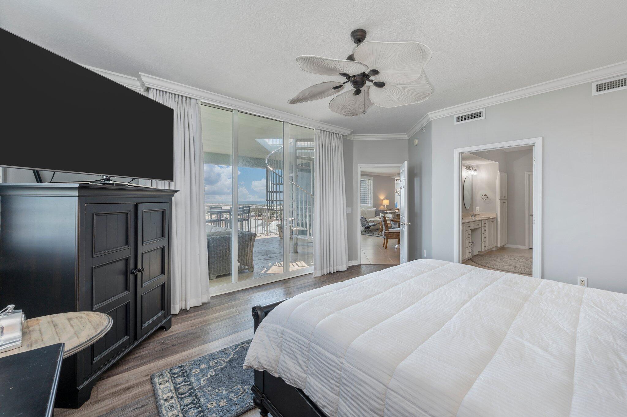 1328 SW Miracle Strip Pkwy PH01