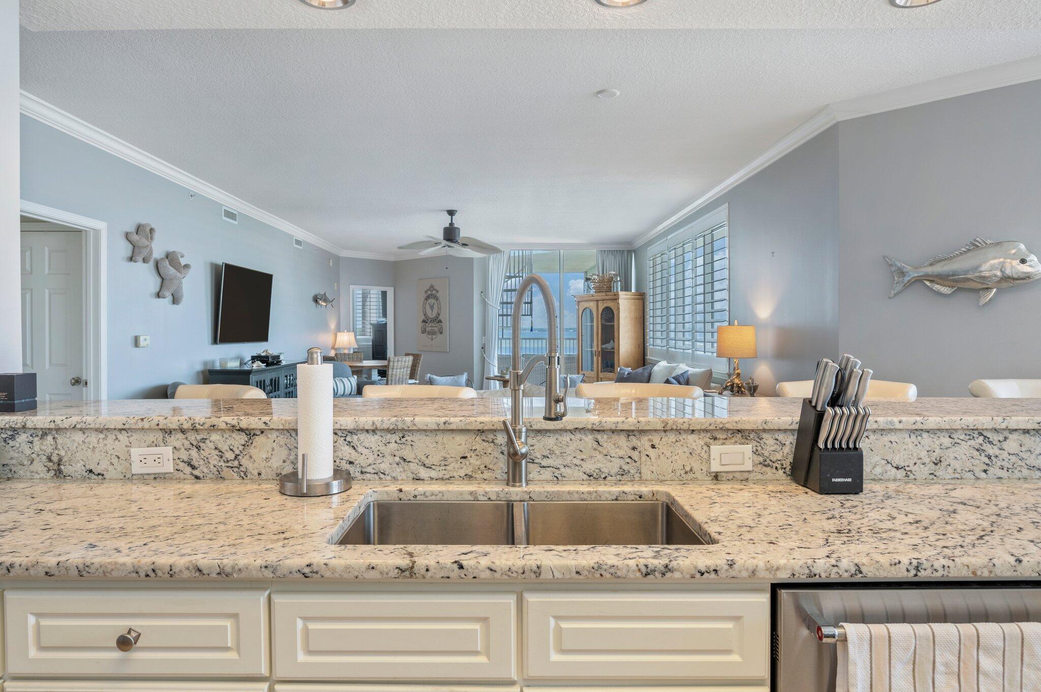 1328 SW Miracle Strip Pkwy PH01