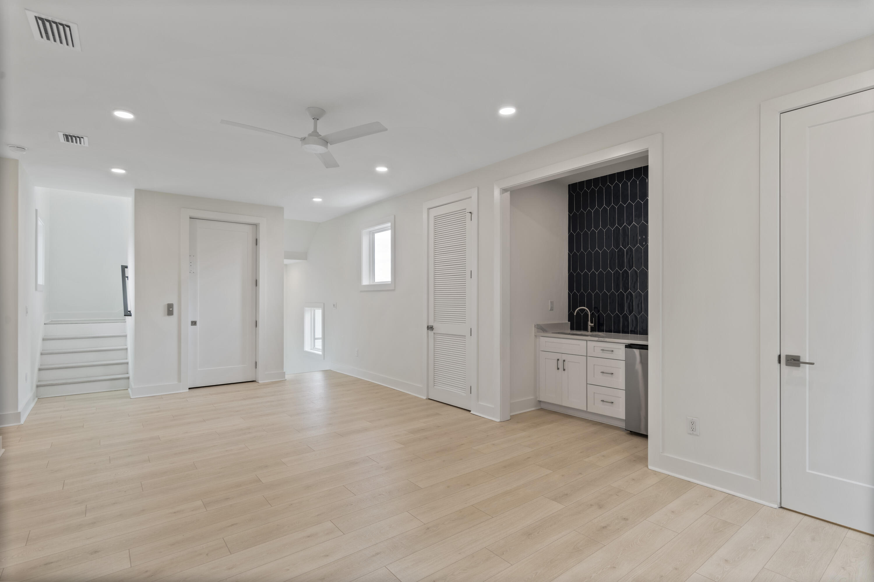 17 Woodland Drive