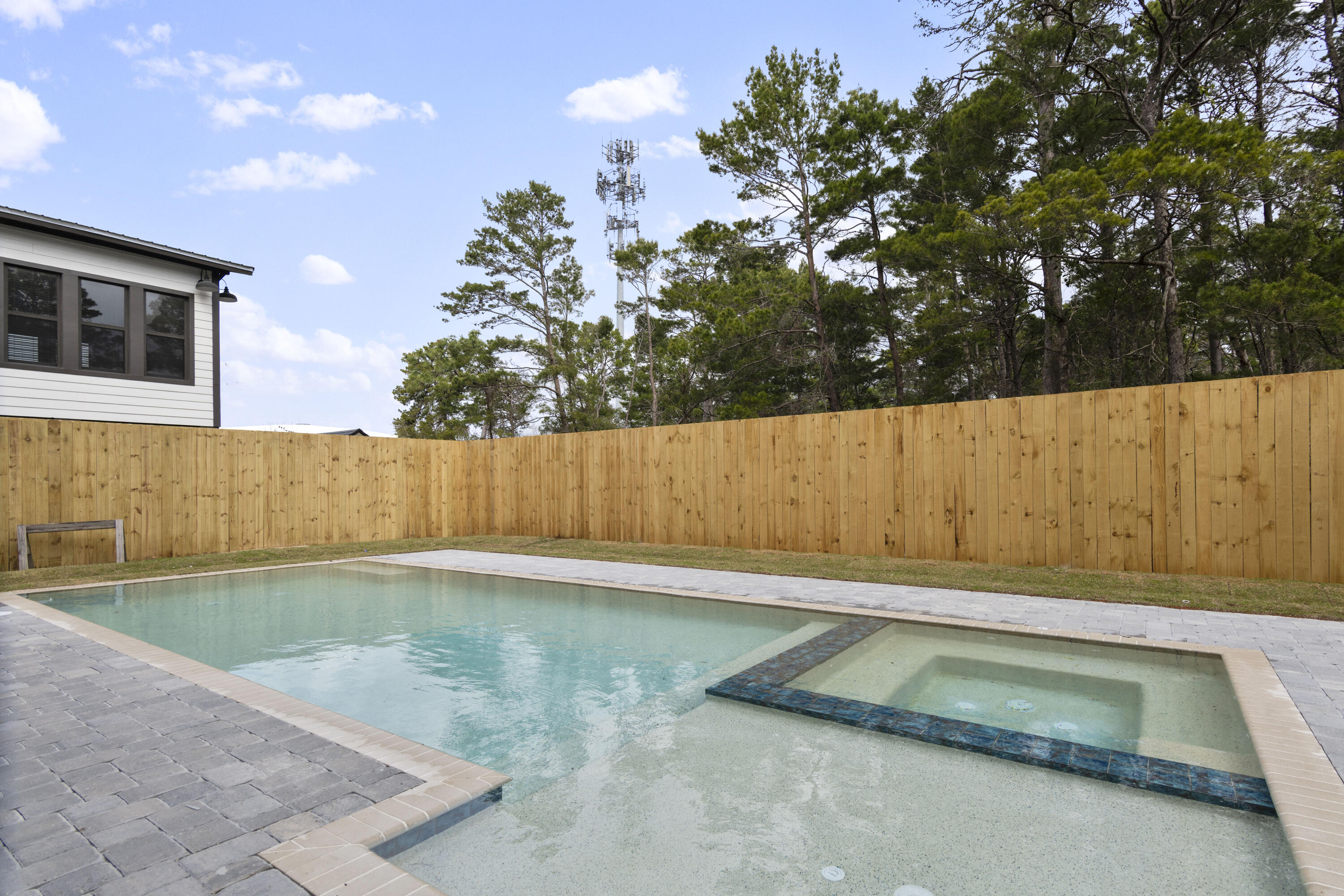 17 Woodland Drive