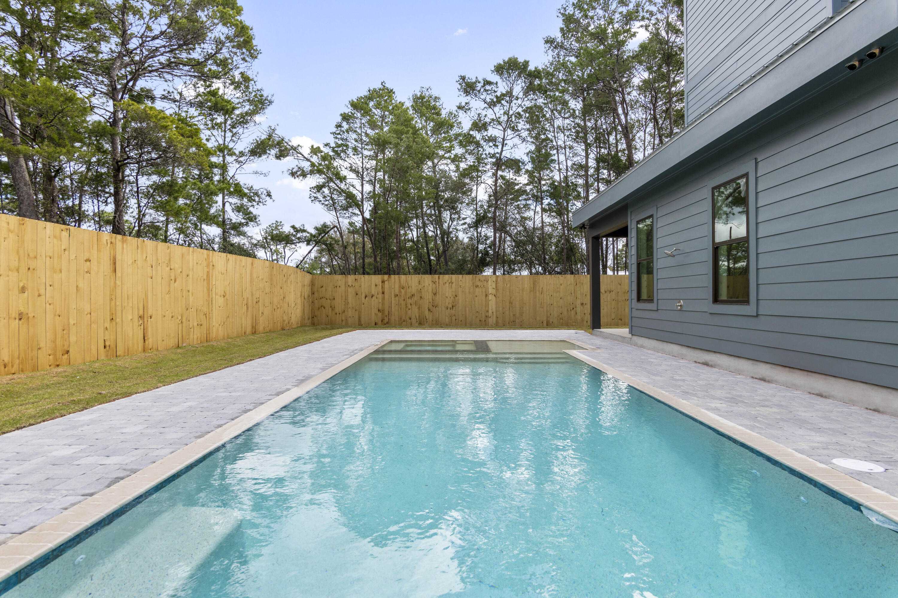 17 Woodland Drive