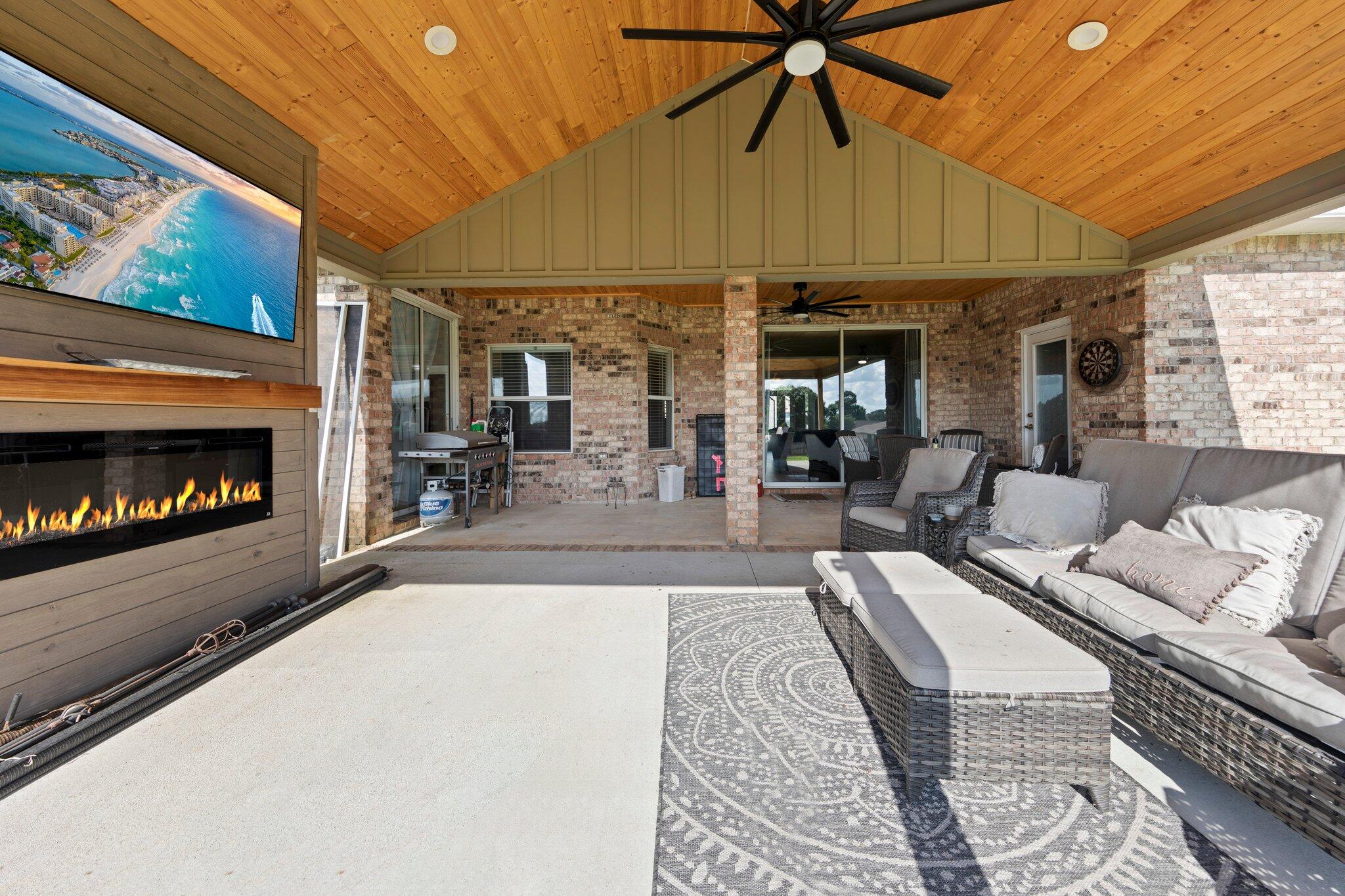 2410 Halfmoon Lane