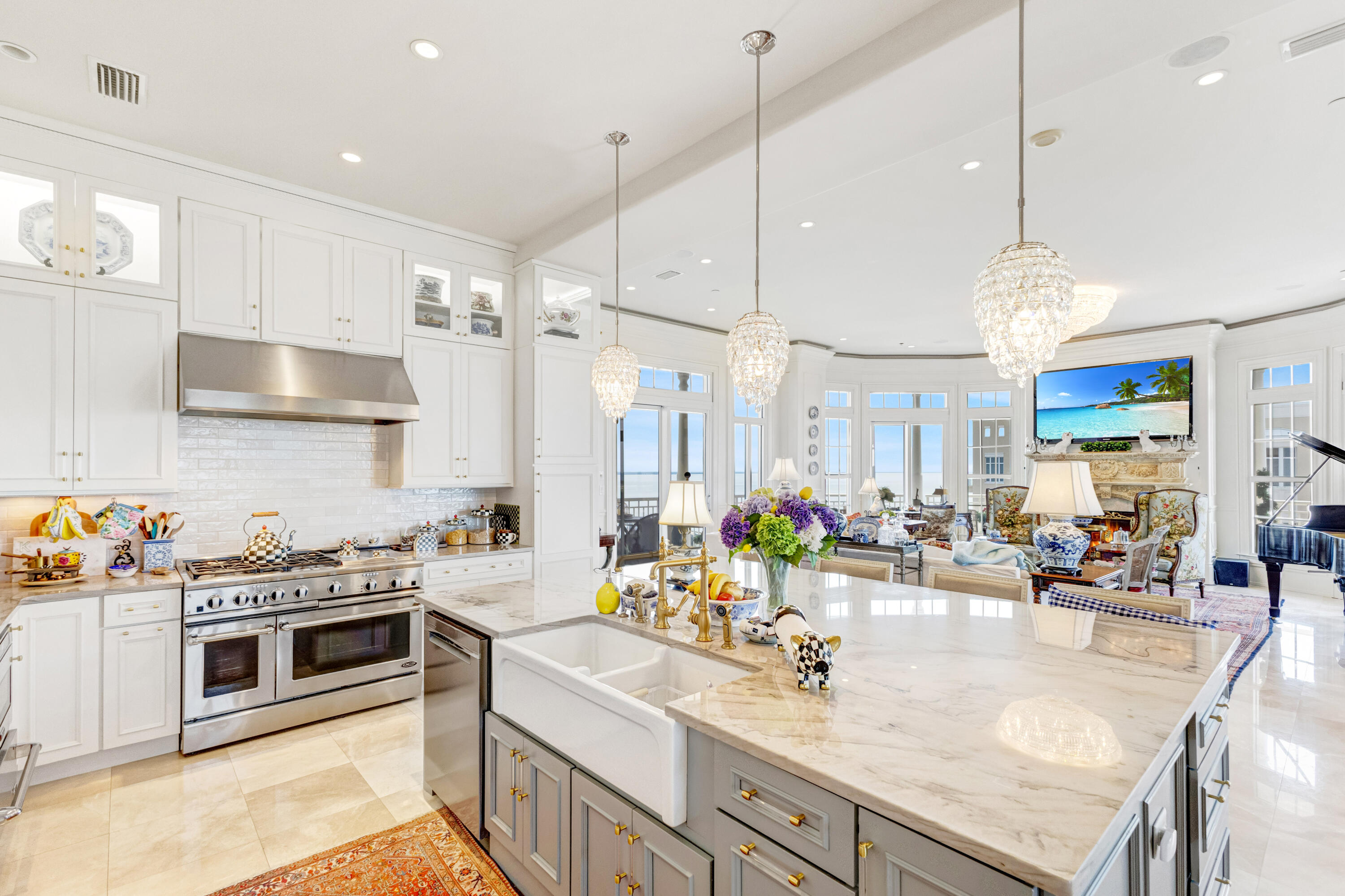 404 Kelly Plantation Drive, PH 7